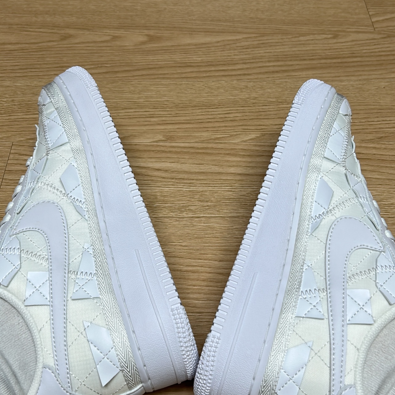 Nike x Billie Eilish Air Force 1 Low SP Triple White 착용 스타일 - 3