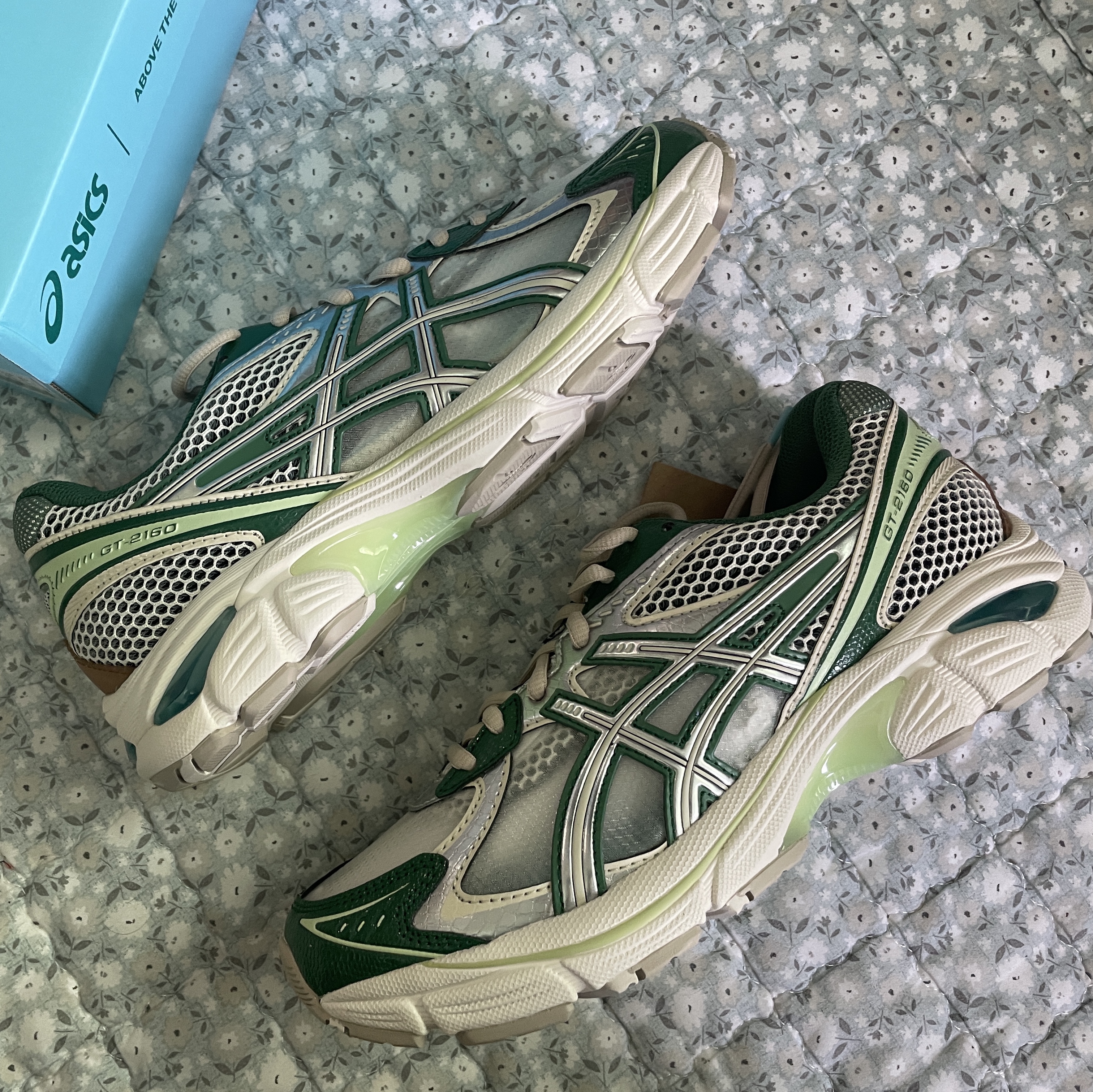 Asics x Above The Clouds GT-2160 Cream Shamrock Green 착용 스타일 - 1