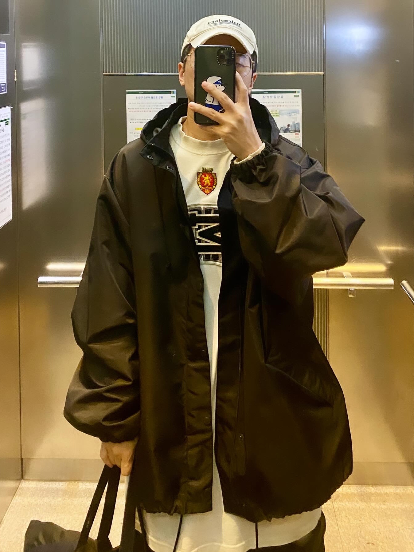 Balenciaga Skater Long Sleeve T-Shirt Oversized Black Faded, (W) Balenciaga Political Campaign Destroyed Cap Beige 착용 스타일 - 1