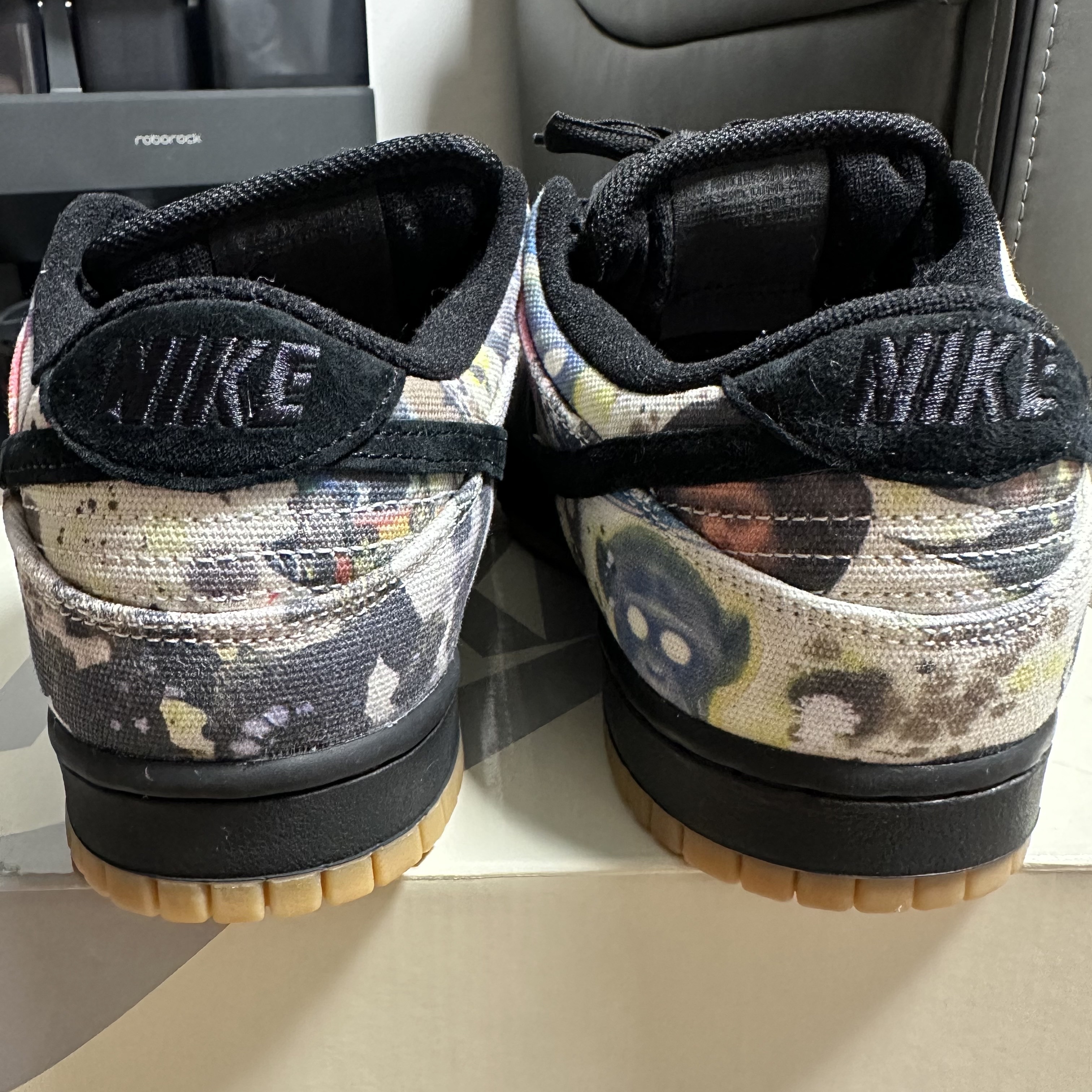 Nike x Supreme SB Dunk Low QS Rammellzee Black 착용 스타일 - 4