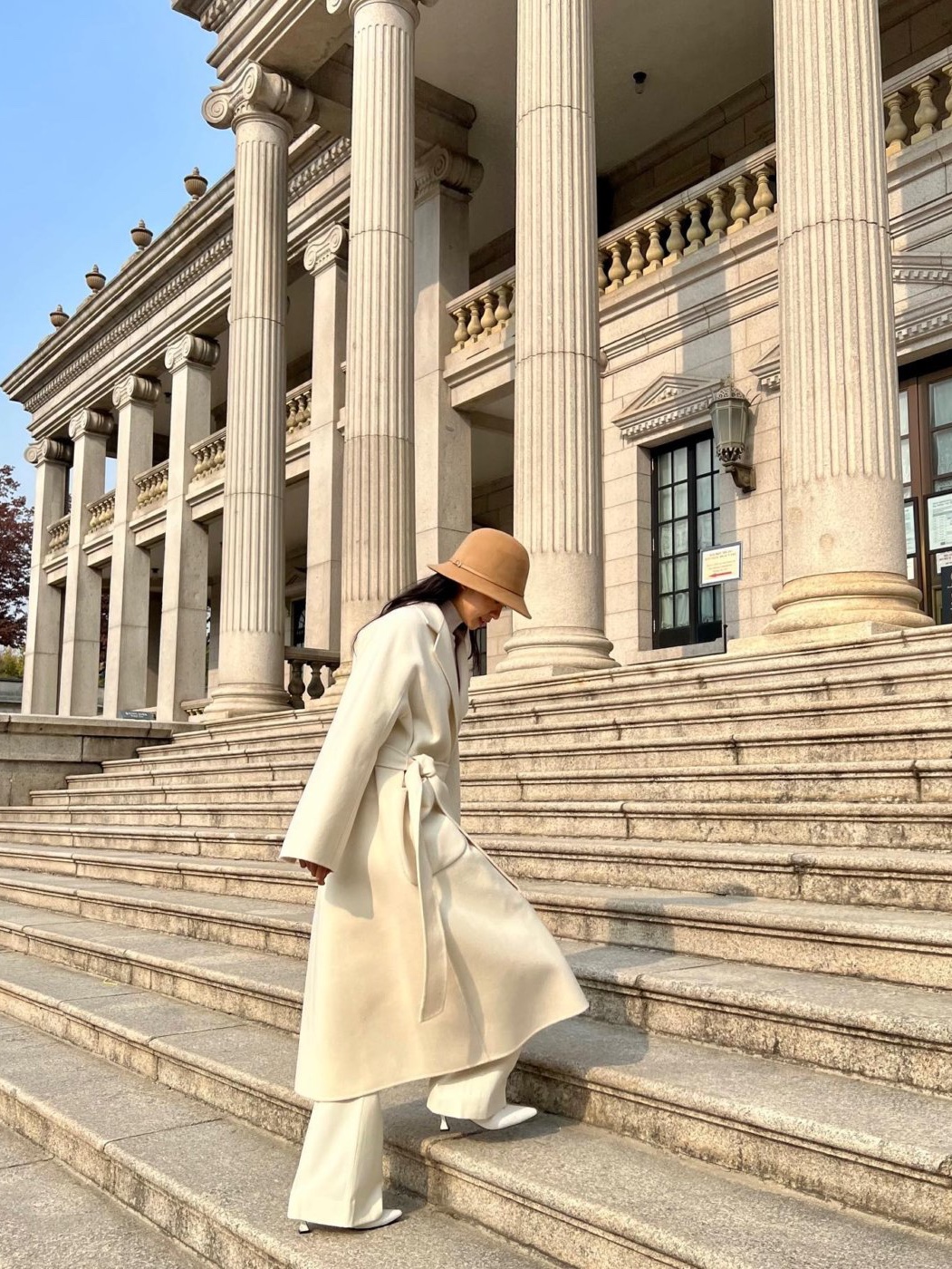 Zara x Ader Error Wool Blend Oversize Coat Black, (W) Max Mara Ludmilla Icon Coat Light Grey 착용 스타일 - 7