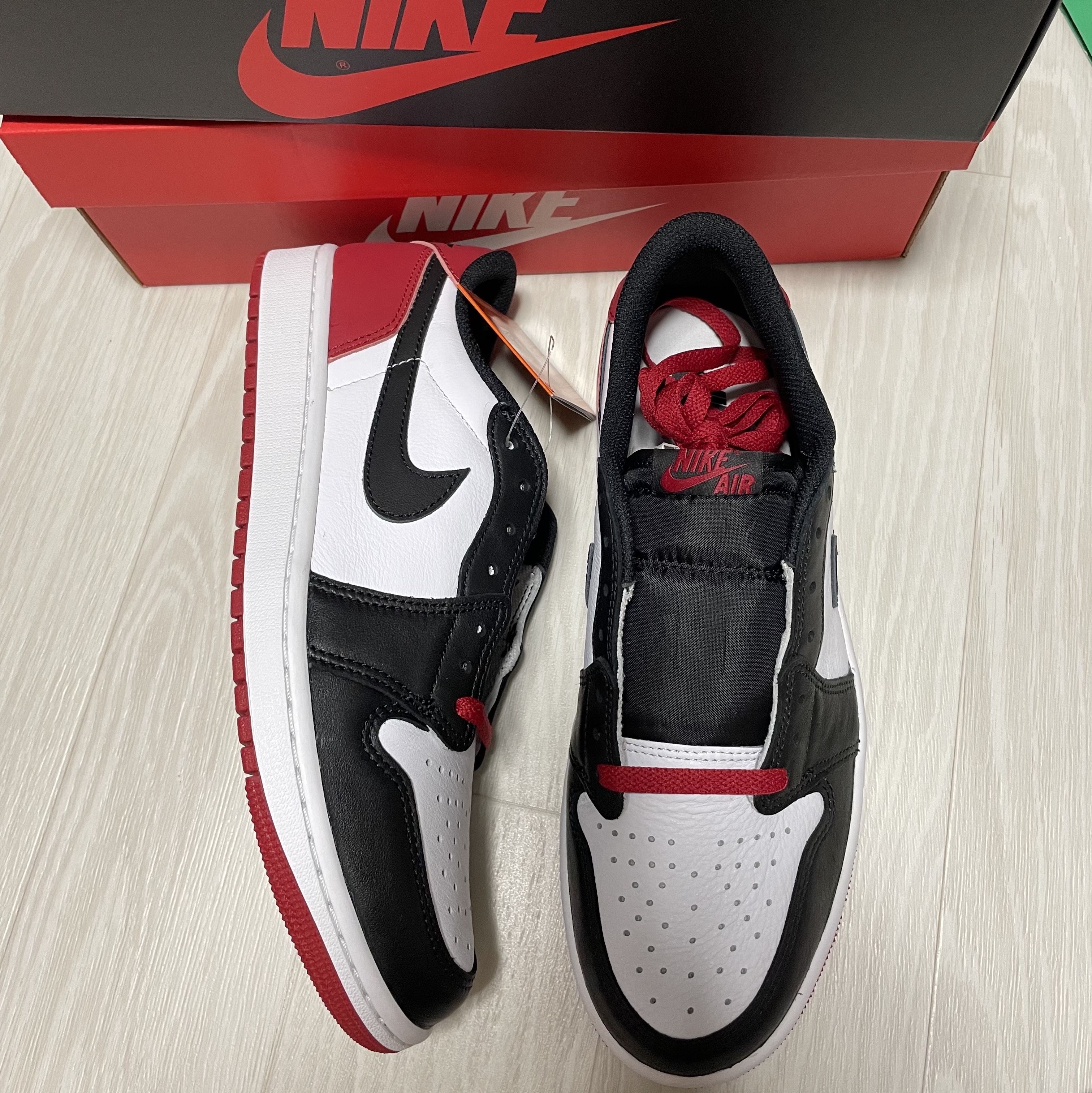 Nike Dunk Low Pro Premium Medium Curry, Jordan 1 Retro Low OG Black Toe 착용 스타일 - 2
