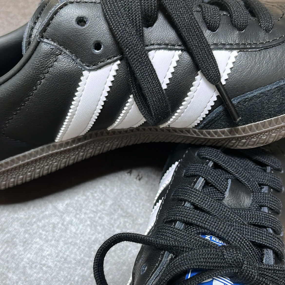 Adidas Samba OG Black White Gum 착용 스타일