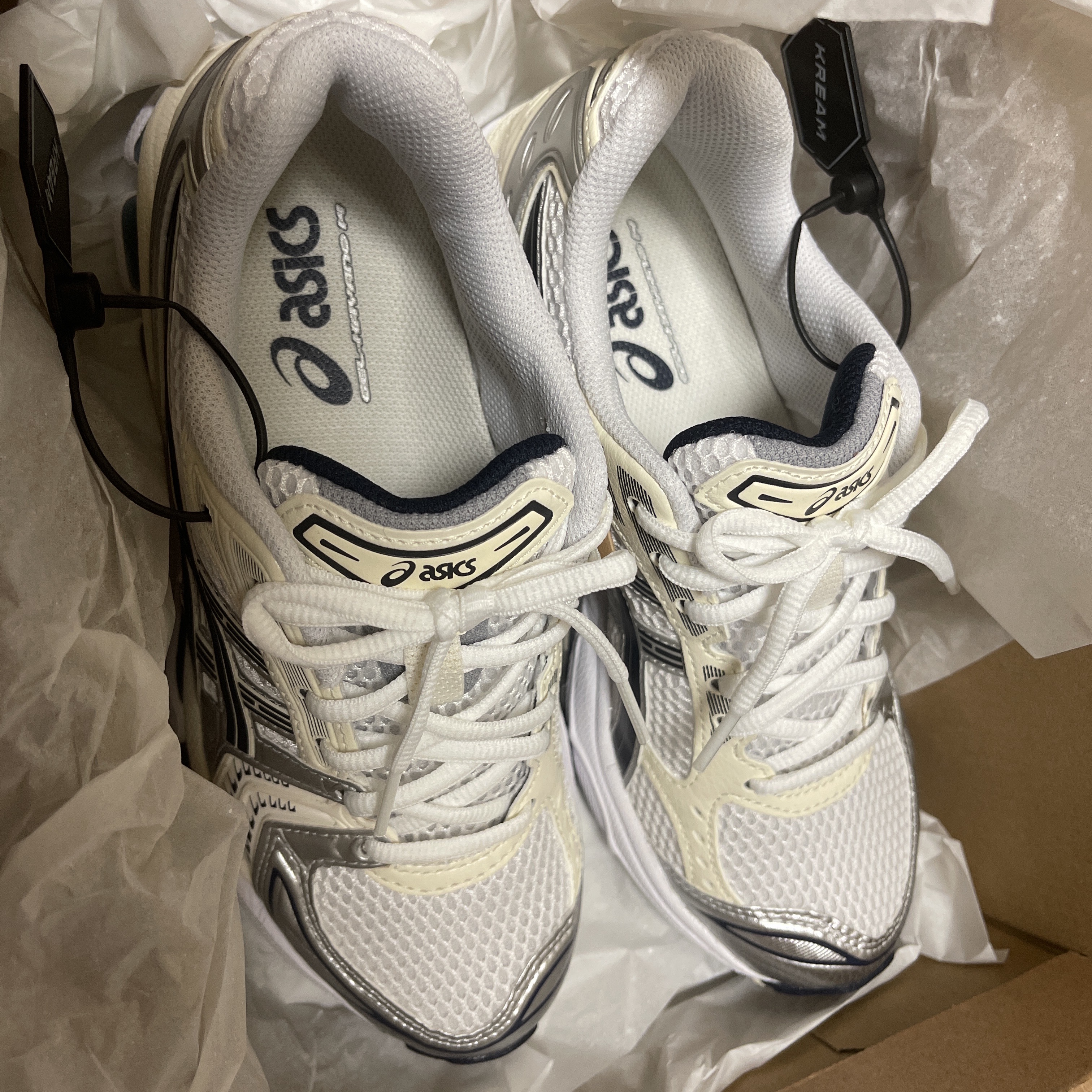 (W) Asics Gel-Kayano 14 White Midnight 착용 스타일