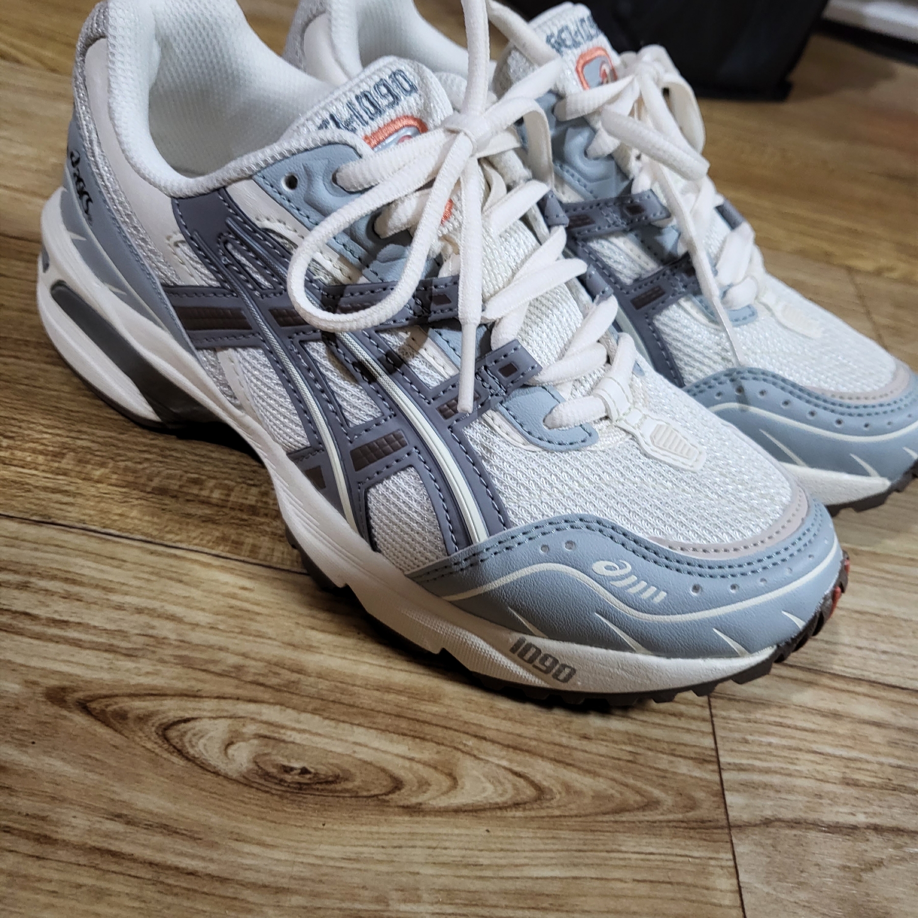 Asics Gel-1090 Blue Grey 착용 스타일 - 2