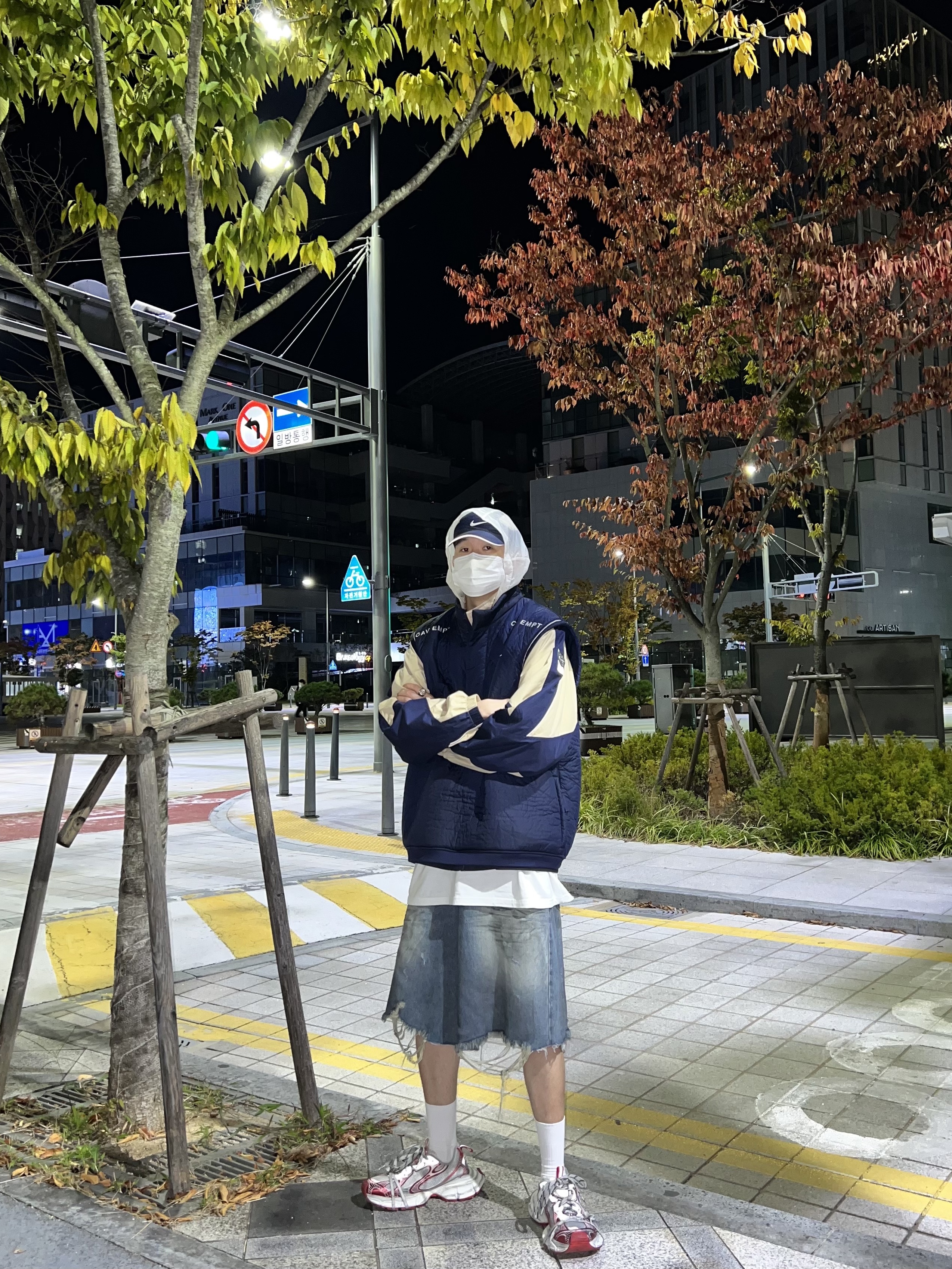 Nike x Cav Empt Tailwind Running Cap Navy, Nike x Cav Empt Vest Navy 착용 스타일 - 1