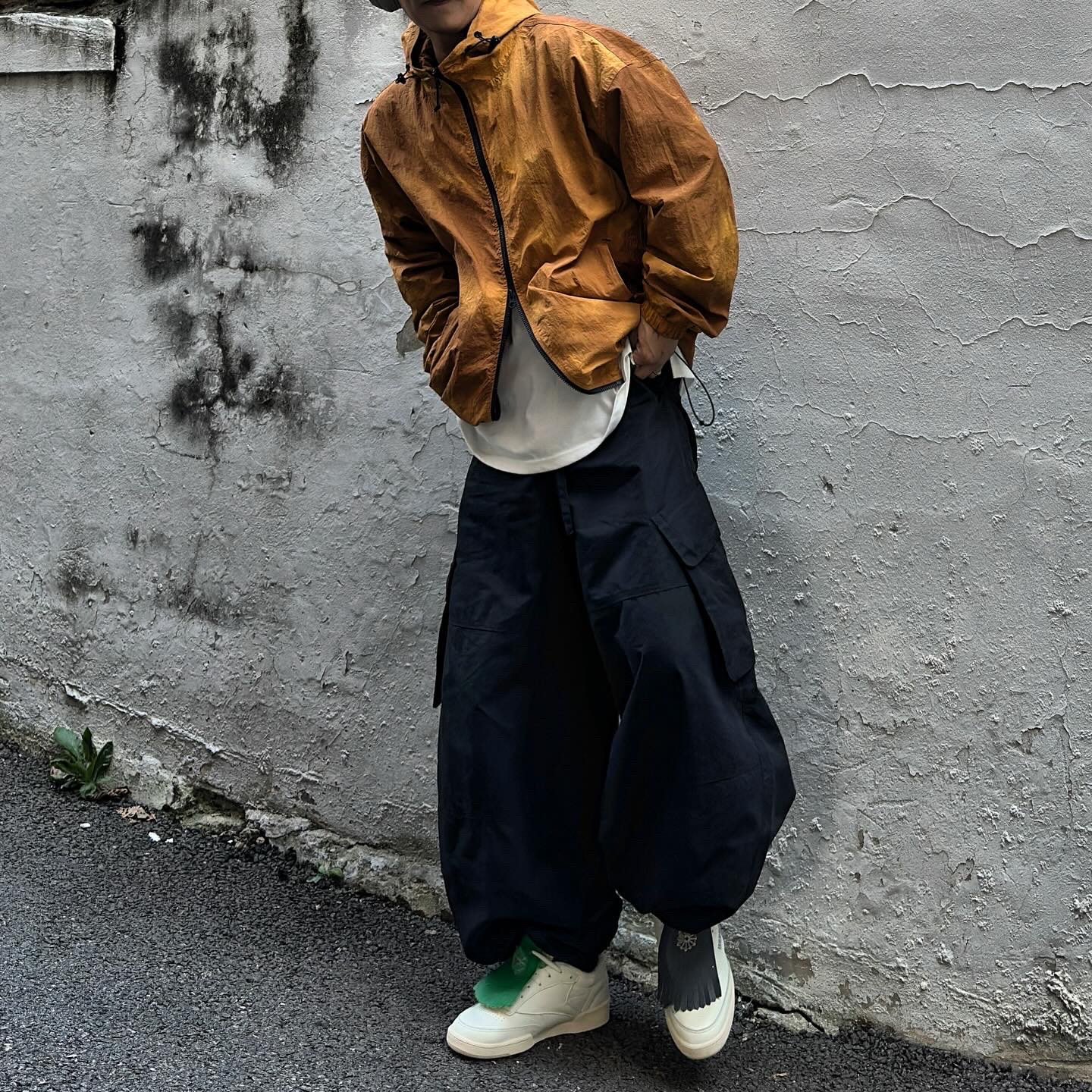 Reebok Club C 85 Vintage Chalk Green, Sony WH-1000XM4 Platinum Silver (Korean Ver.) 착용 스타일 - 5