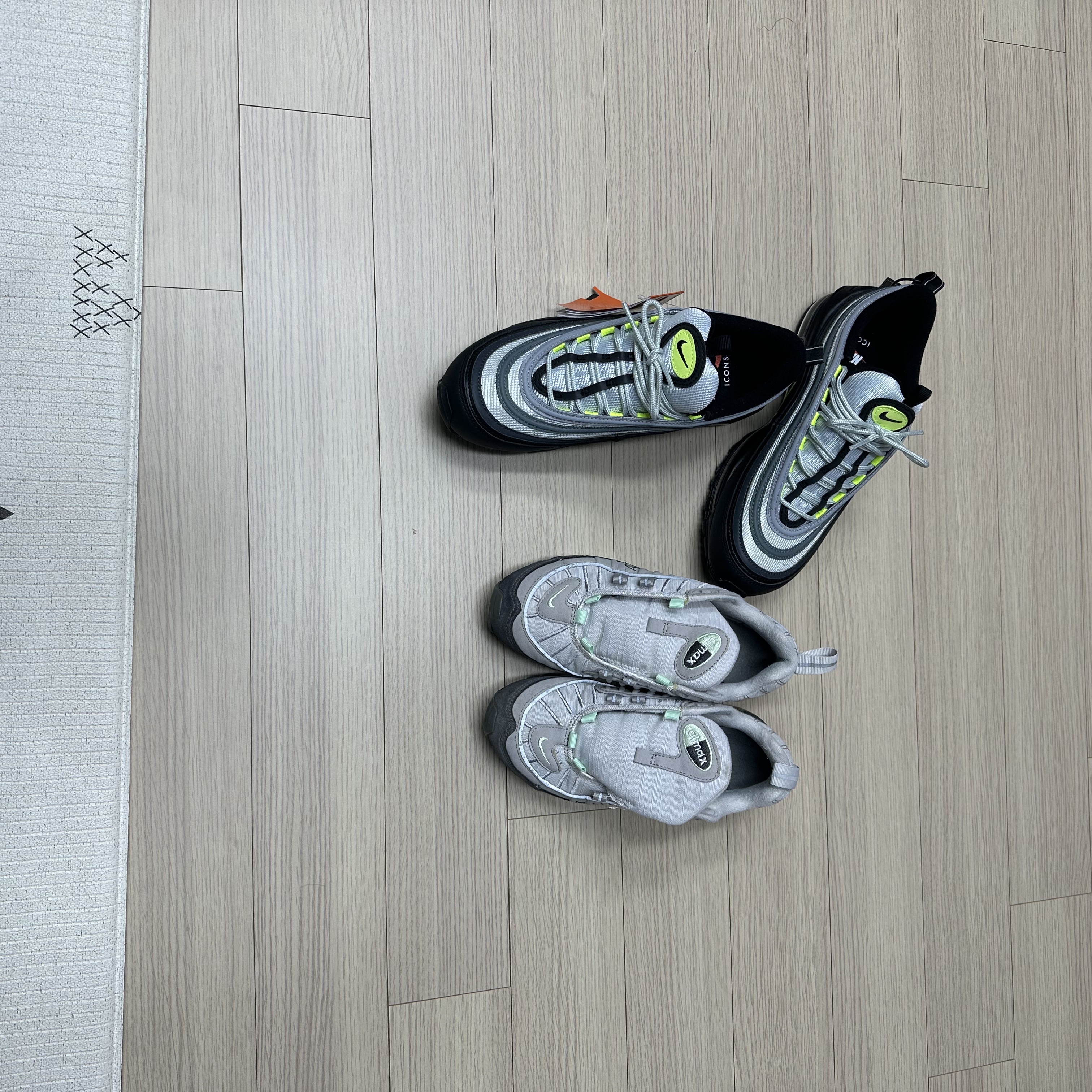Nike Air Max 97 Pure Platinum Volt 착용 스타일 - 6
