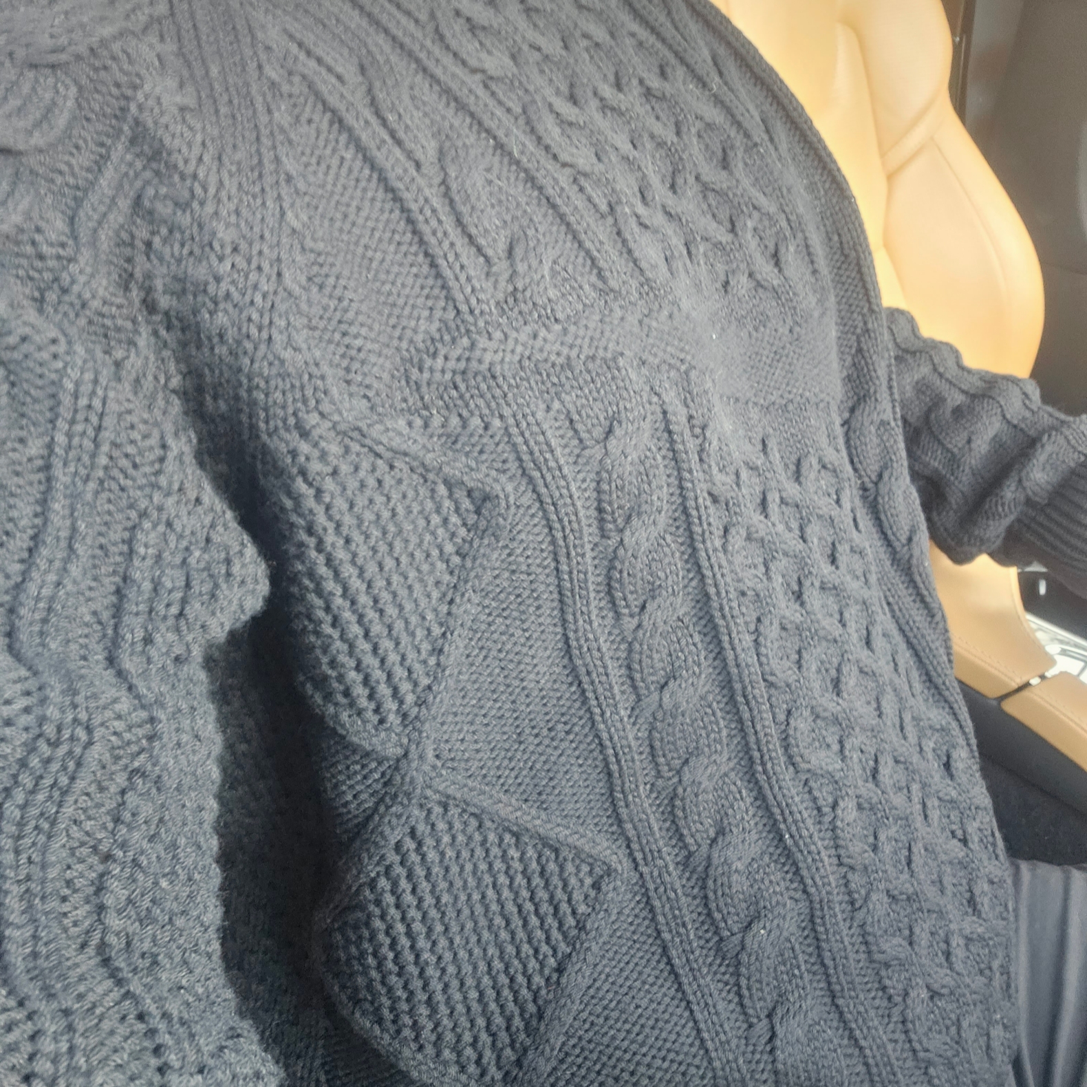 Nike Cable Knit LS Sweater Black - Asia, Louis Vuitton Pochette Voyage MM Monogram Eclipse 착용 스타일 - 1