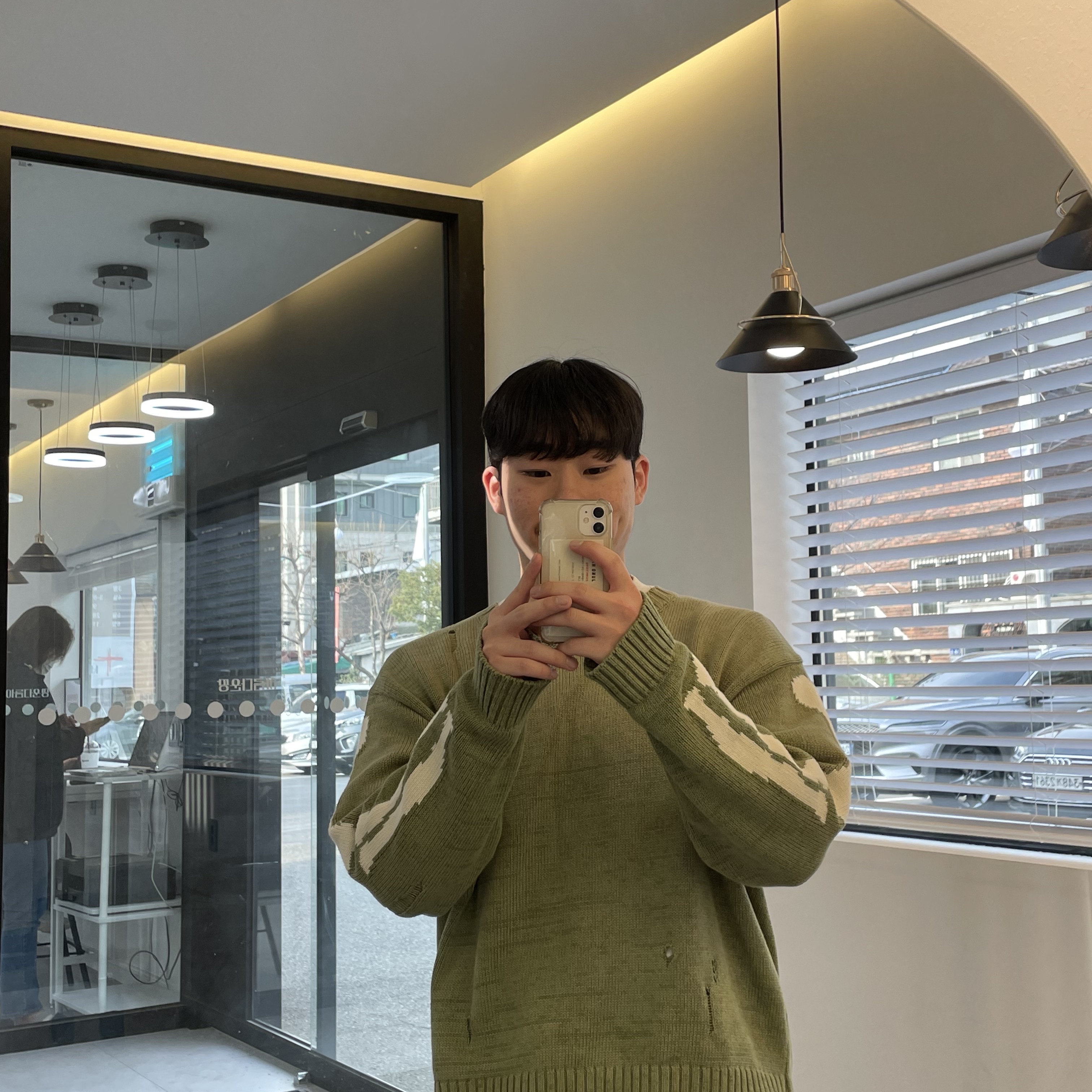 Kapital 5G Cotton Knit Bone Crewneck Sweater Khaki 착용 스타일