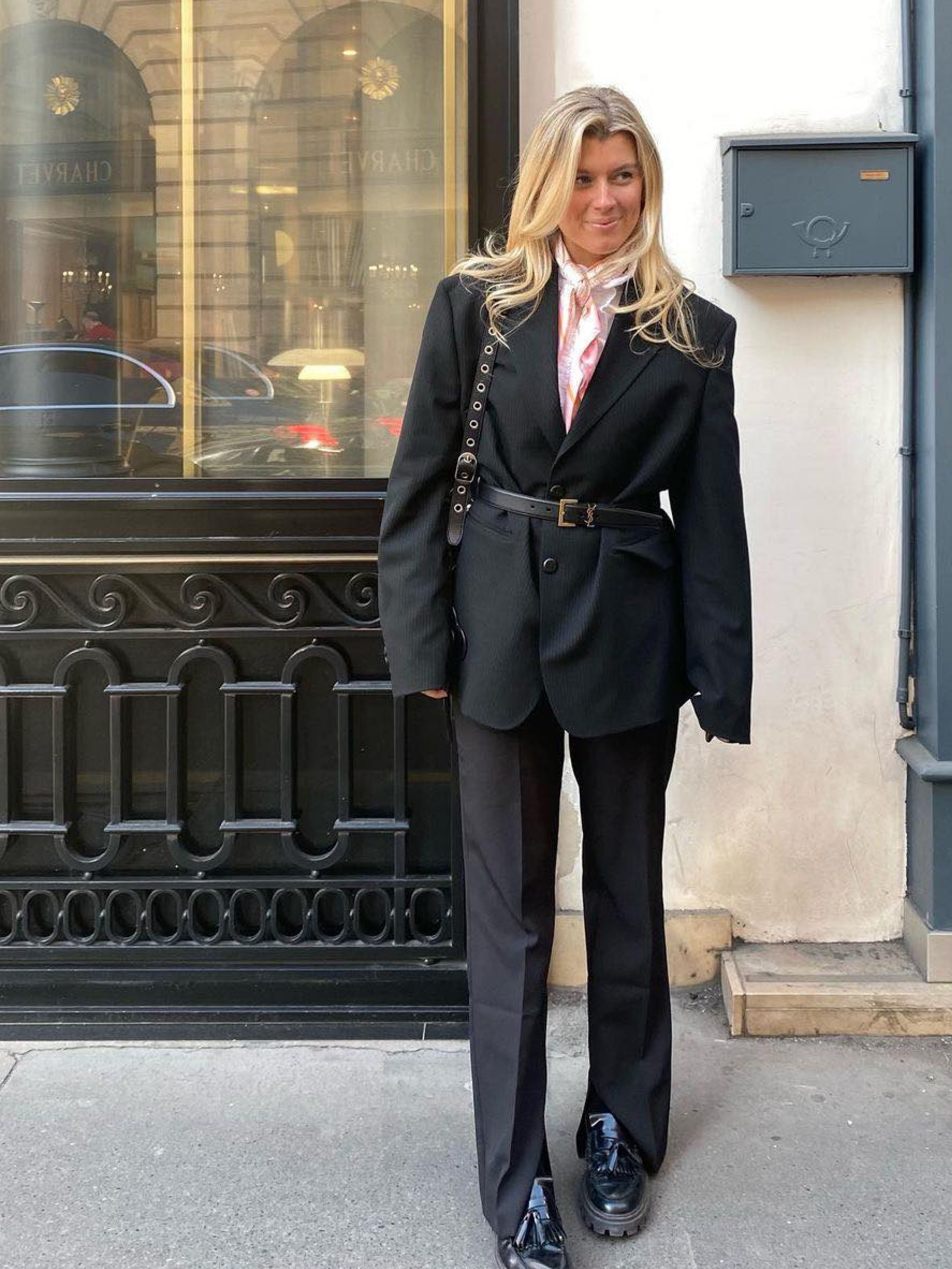 (W) Saint Laurent Cassandre Thin Belt with Square Buckle in Lacquered Leather Black, (W) Celine Medium Triomphe Belt in Triomphe Canvas Tan 착용 스타일 - 2