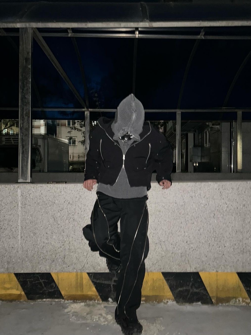 Icyto Mesh Zip Hoodie Charcoal, Icyto Mesh Zip Hoodie Beige 착용 스타일