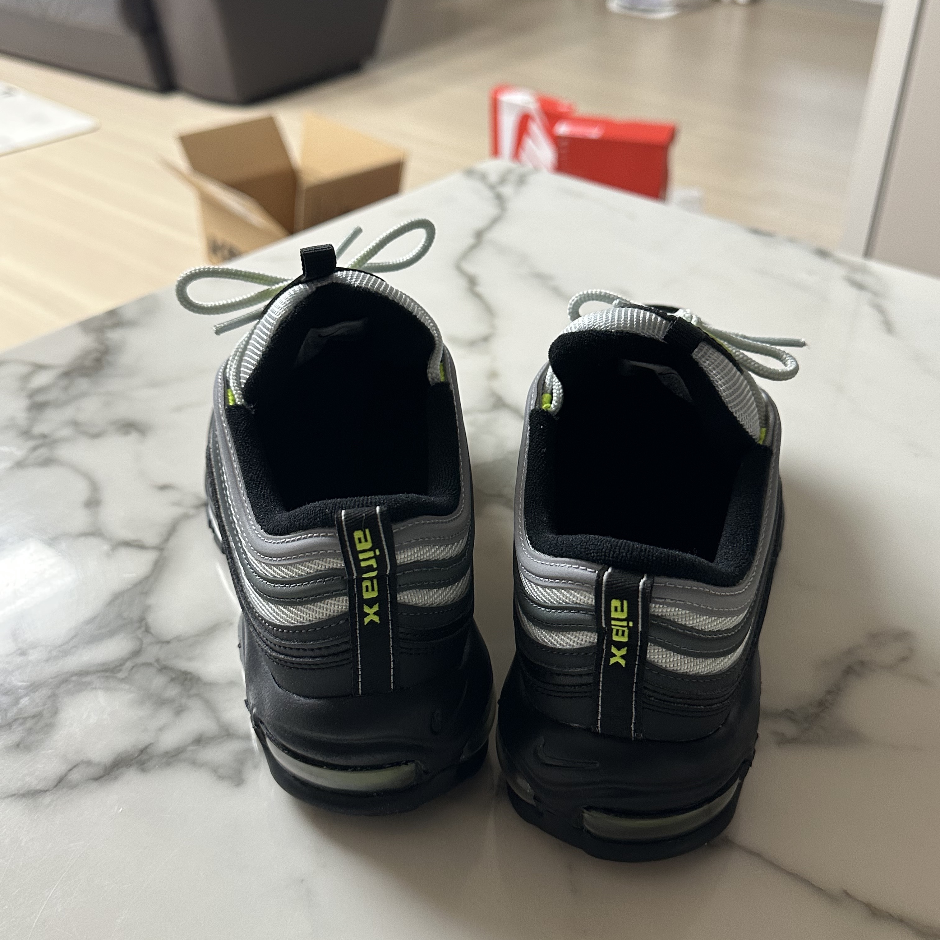 Nike Air Max 97 Pure Platinum Volt 착용 스타일 - 2