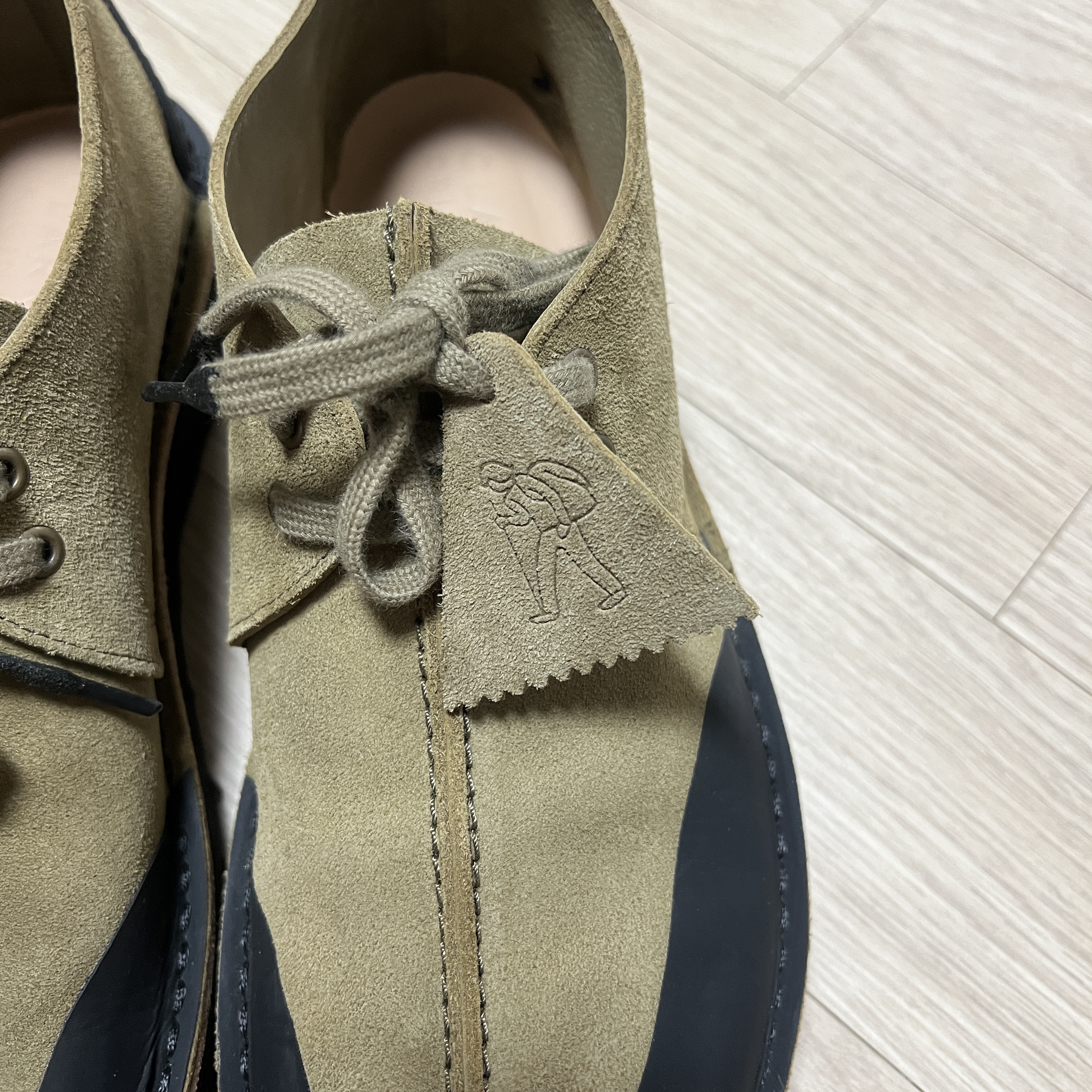 Clarks x C.P. Company Desert Trek Remastered Cornstalk 착용 스타일 - 6