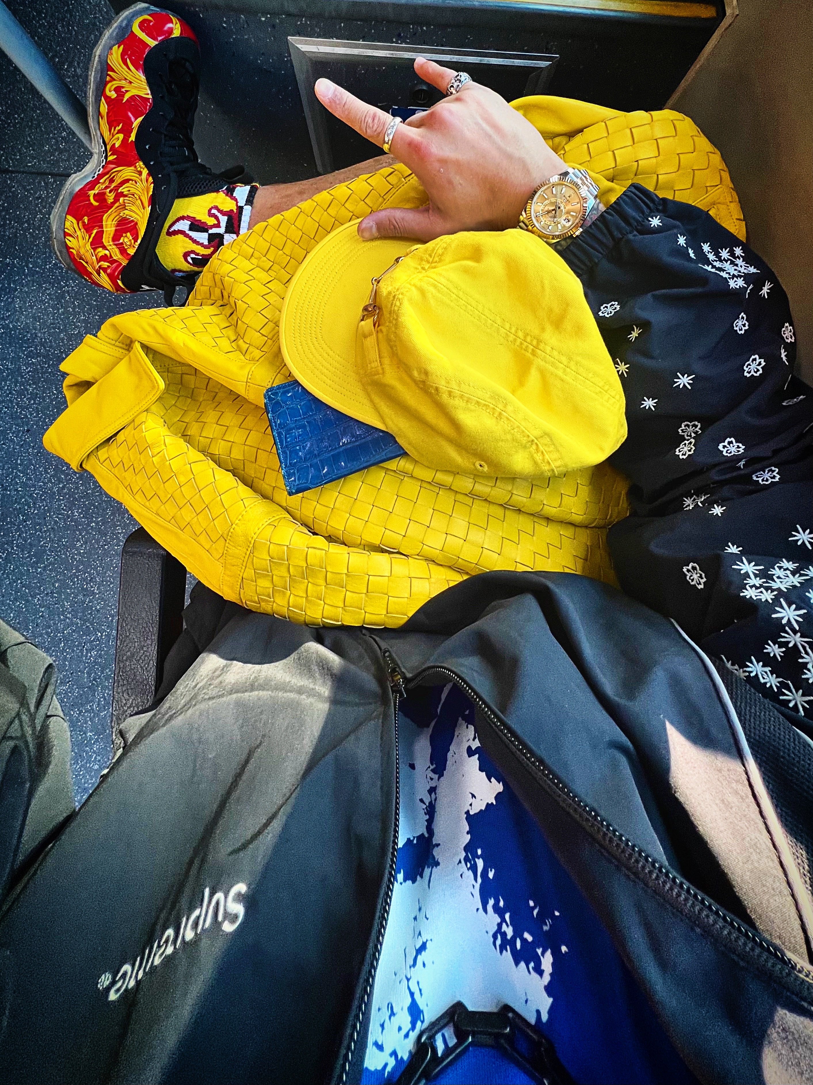 Supreme Woven Leather Varsity Jacket Yellow - 23FW, Supreme x Bounty Hunter Skulls T-Shirt Royal - 23FW 착용 스타일