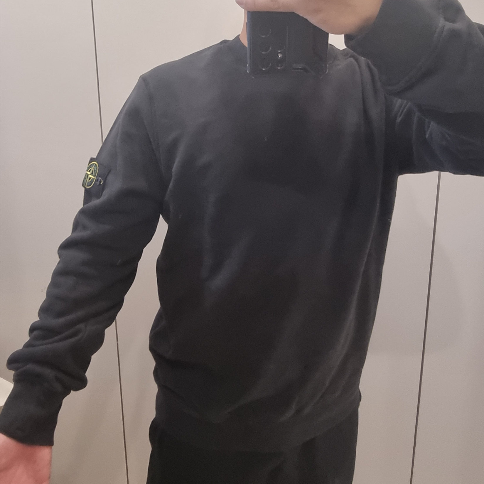Stone Island 63020 Crewneck Sweatshirt Black - 22FW 착용 스타일 - 1