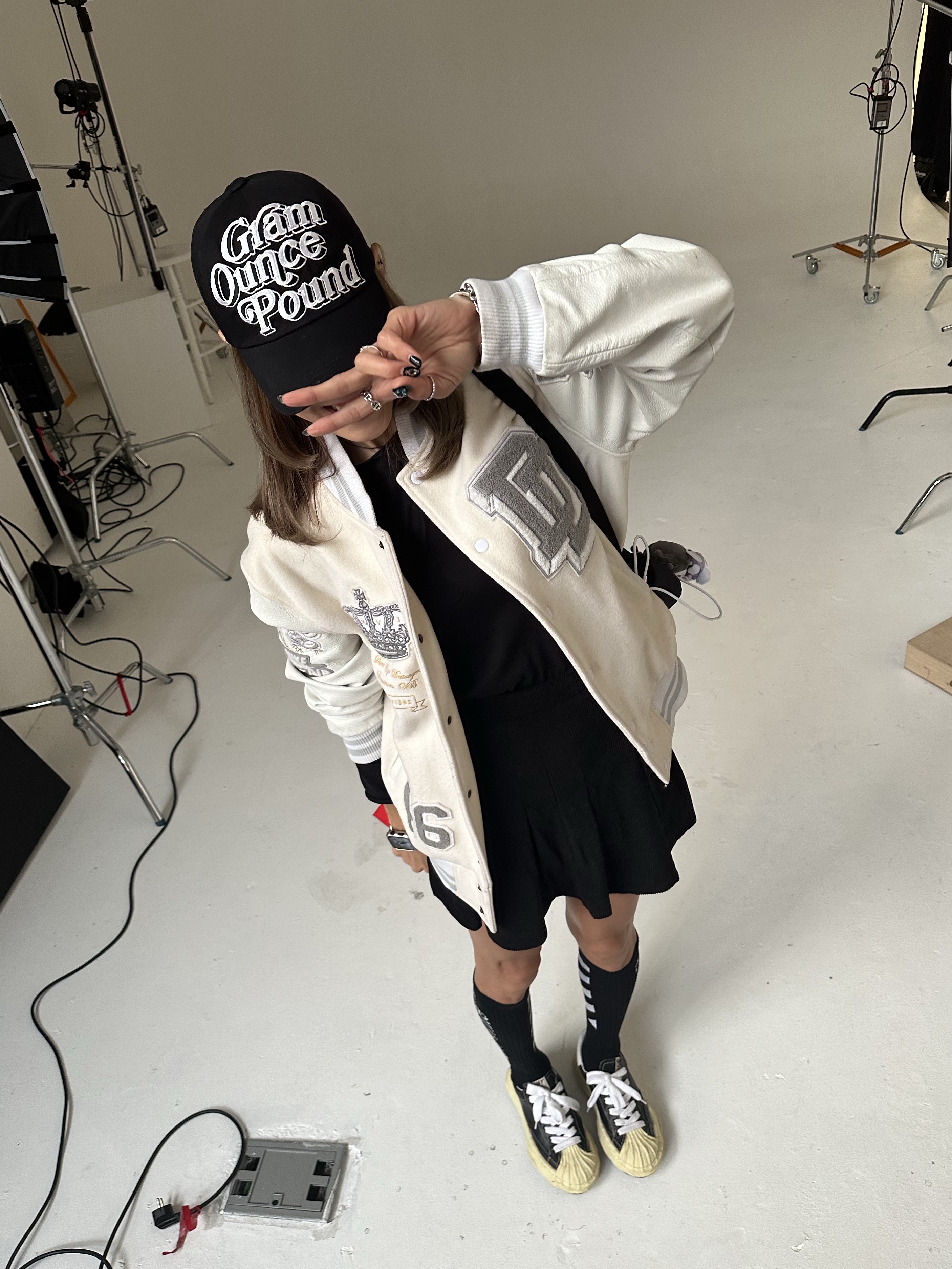 Maison Mihara Yasuhiro Blakey VL OG Sole Leather Low-top Sneakers Black, Jansport Half Pint Mini Backpack Black 착용 스타일 - 3