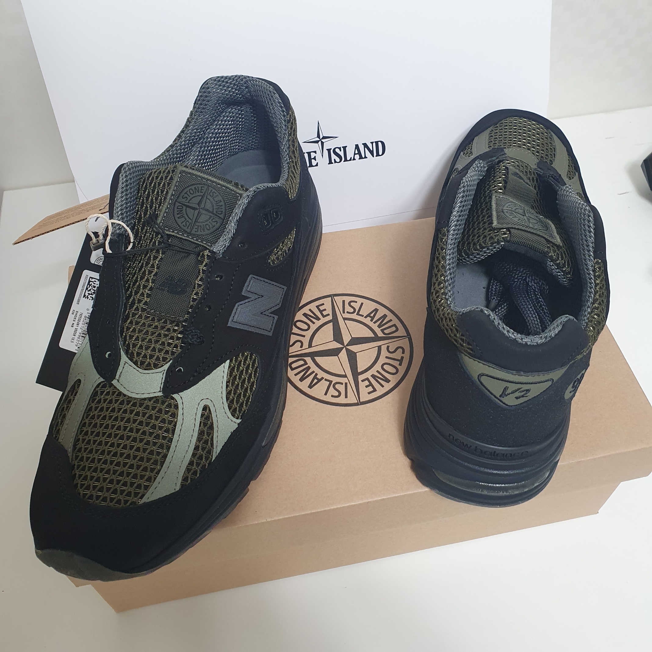New Balance x Stone Island 991v2 Made in UK Black Olive Night 착용 스타일 - 4