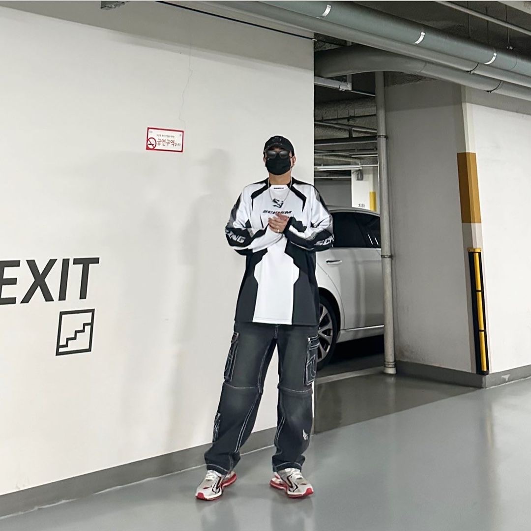 True Religion x Fetch Denim Separate Cargo Pants Indigo, True Religion x Fetch Denim Separate Cargo Pants Black 착용 스타일
