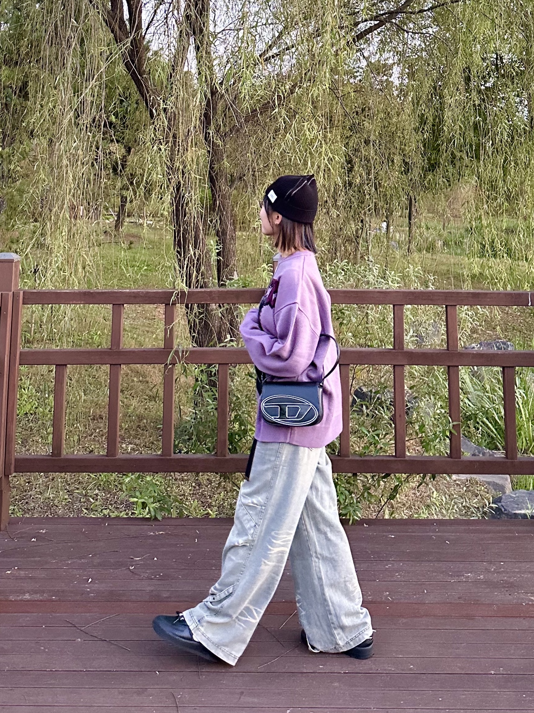 Nike x Ambush Air Force 1 Low SP Black, Diesel 1DR Shoulder Bag in Nappa Leather Black 착용 스타일 - 1