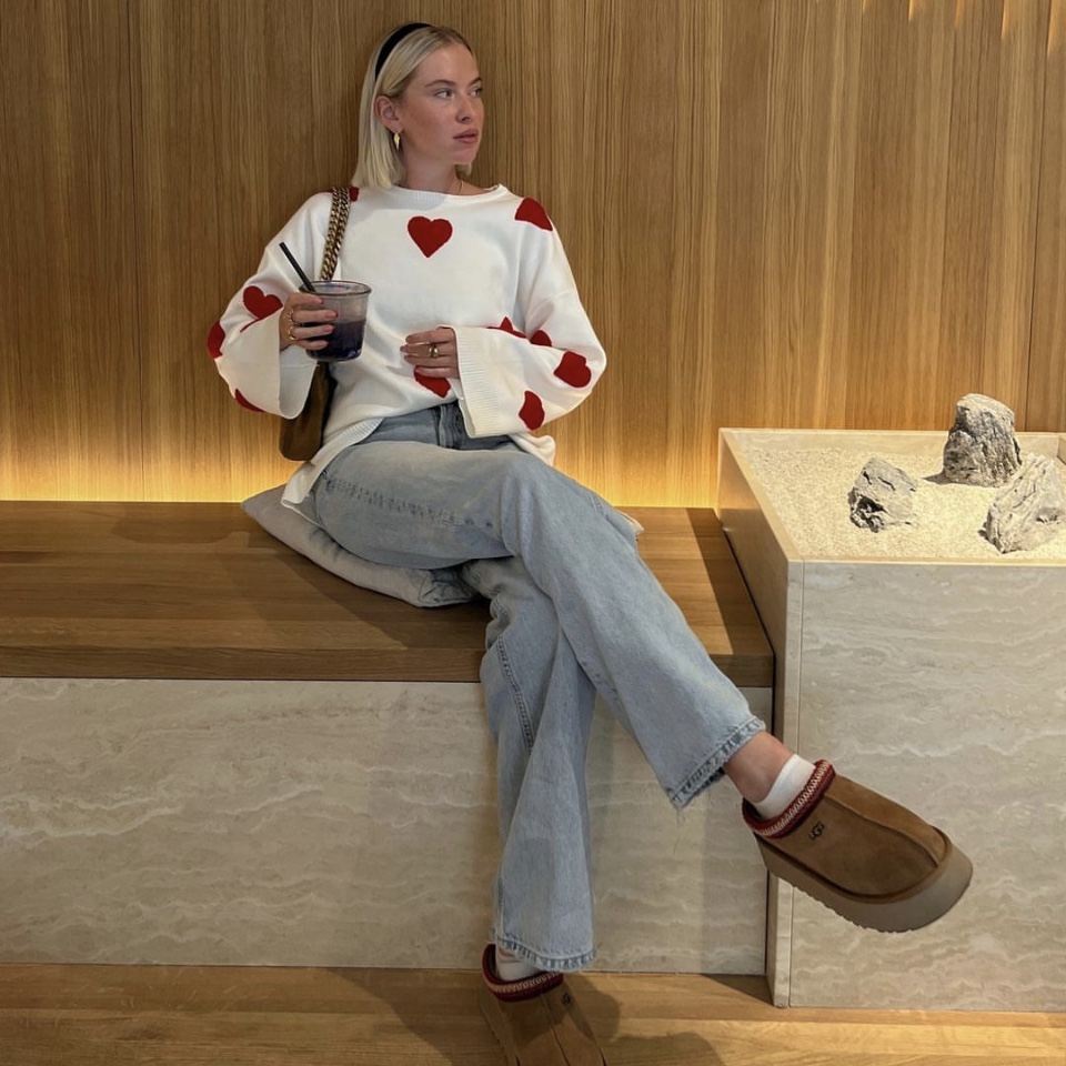 (W) UGG Tazz Slipper Chestnut 착용 스타일
