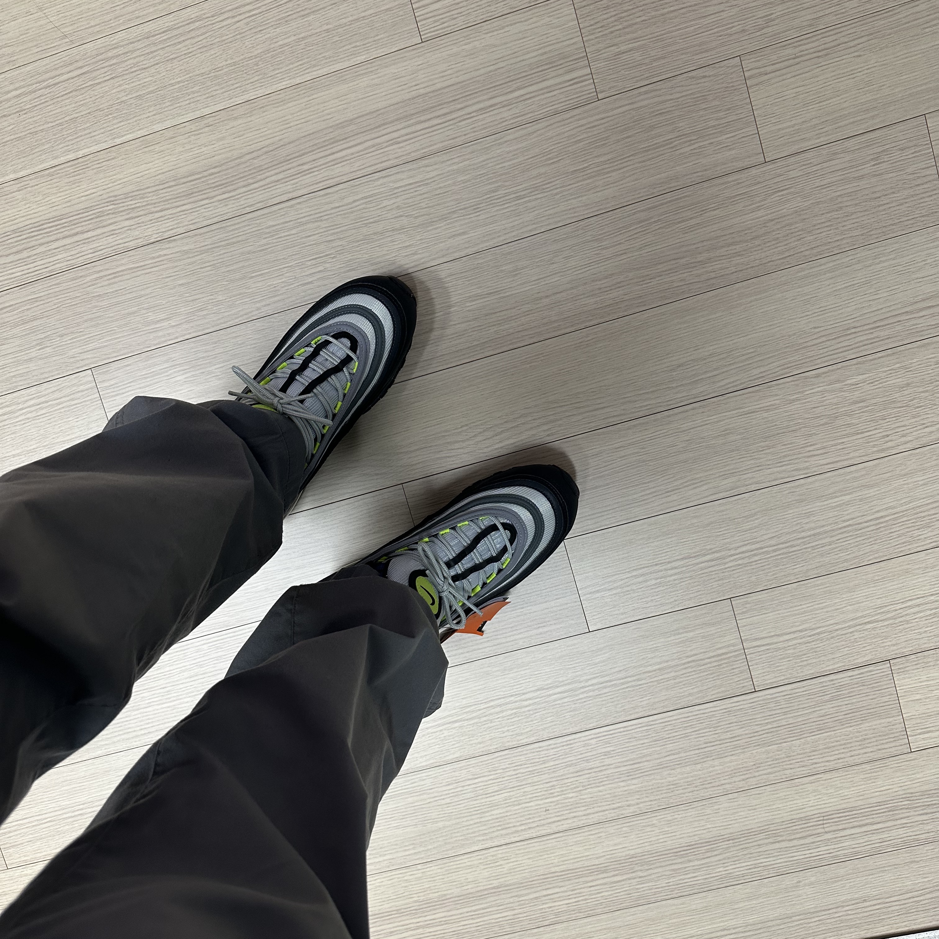 Nike Air Max 97 Pure Platinum Volt 착용 스타일 - 7