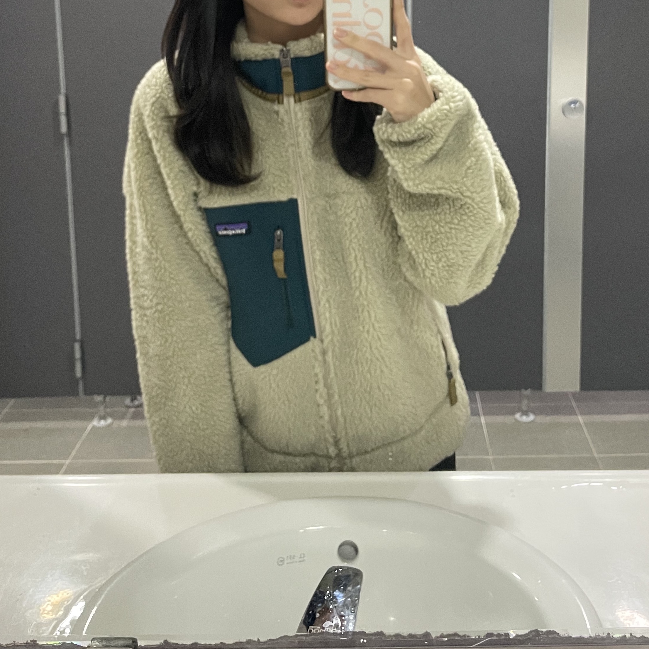 Patagonia Classic Retro-X Jacket Pelican Dark Borealis Green 착용 스타일 - 2