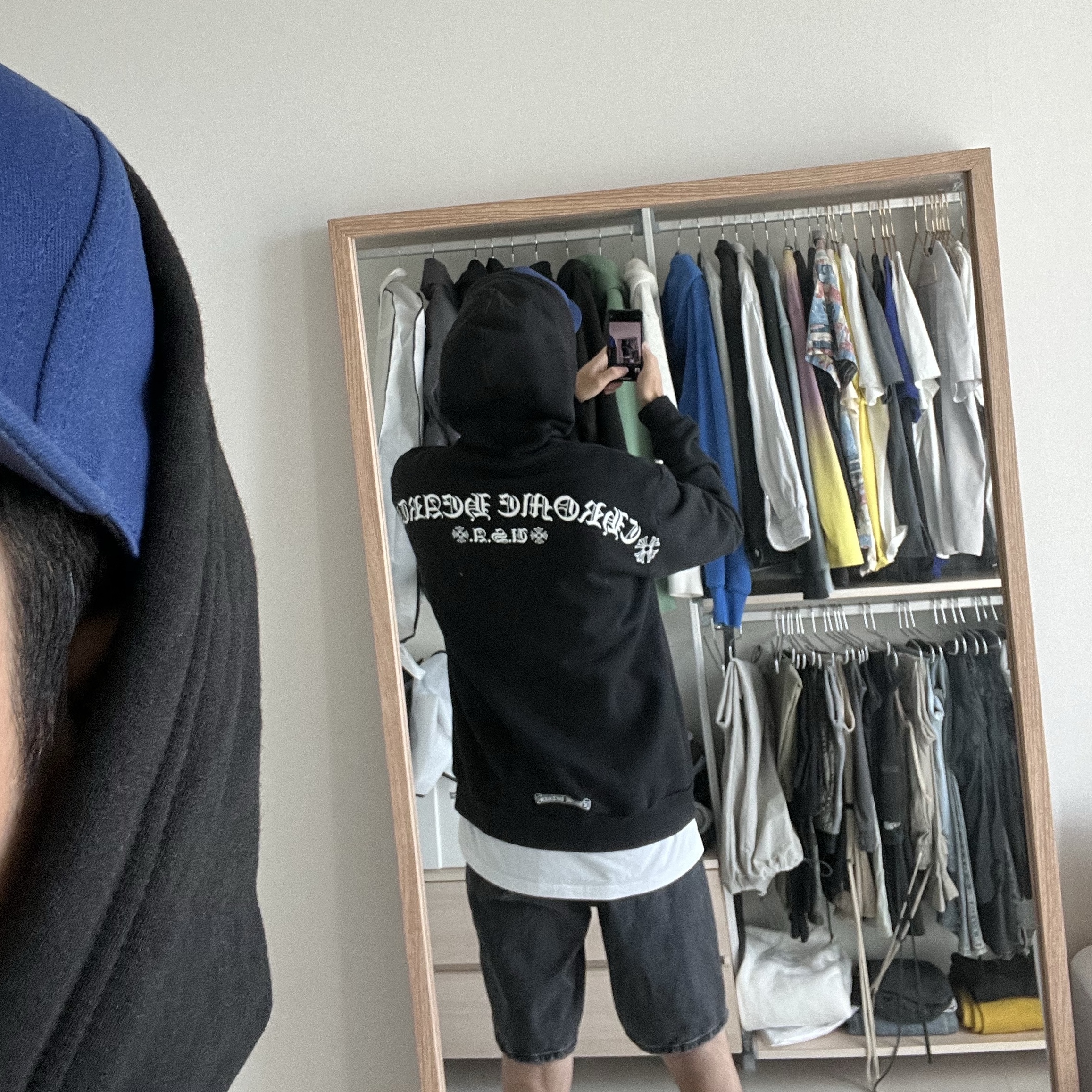 Chrome Hearts CH Baseball Cap Blue Orange, Chrome Hearts Cross Leather Patch Fleece Zip-Up Hoodie Black 착용 스타일 - 2