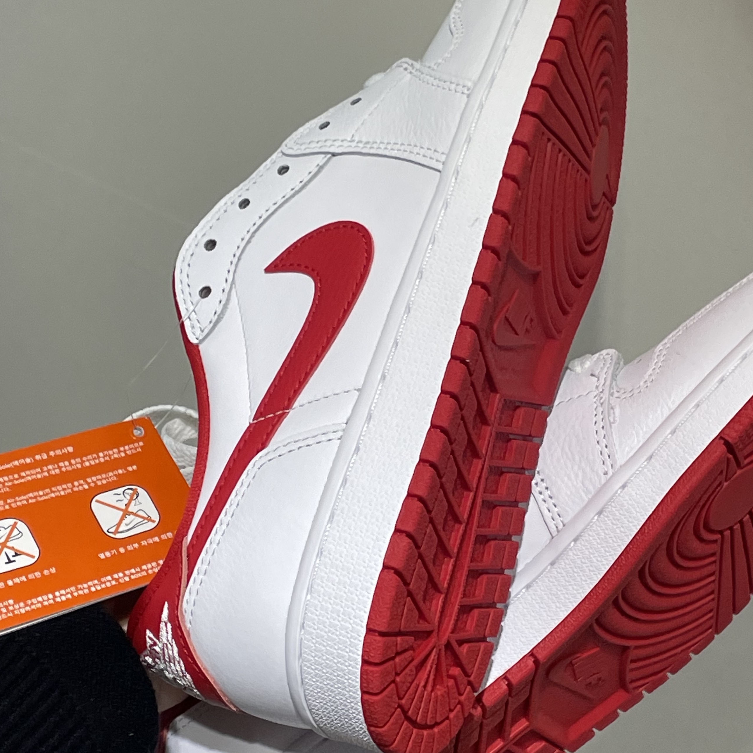 Jordan 1 Retro Low OG University Red 착용 스타일 - 2