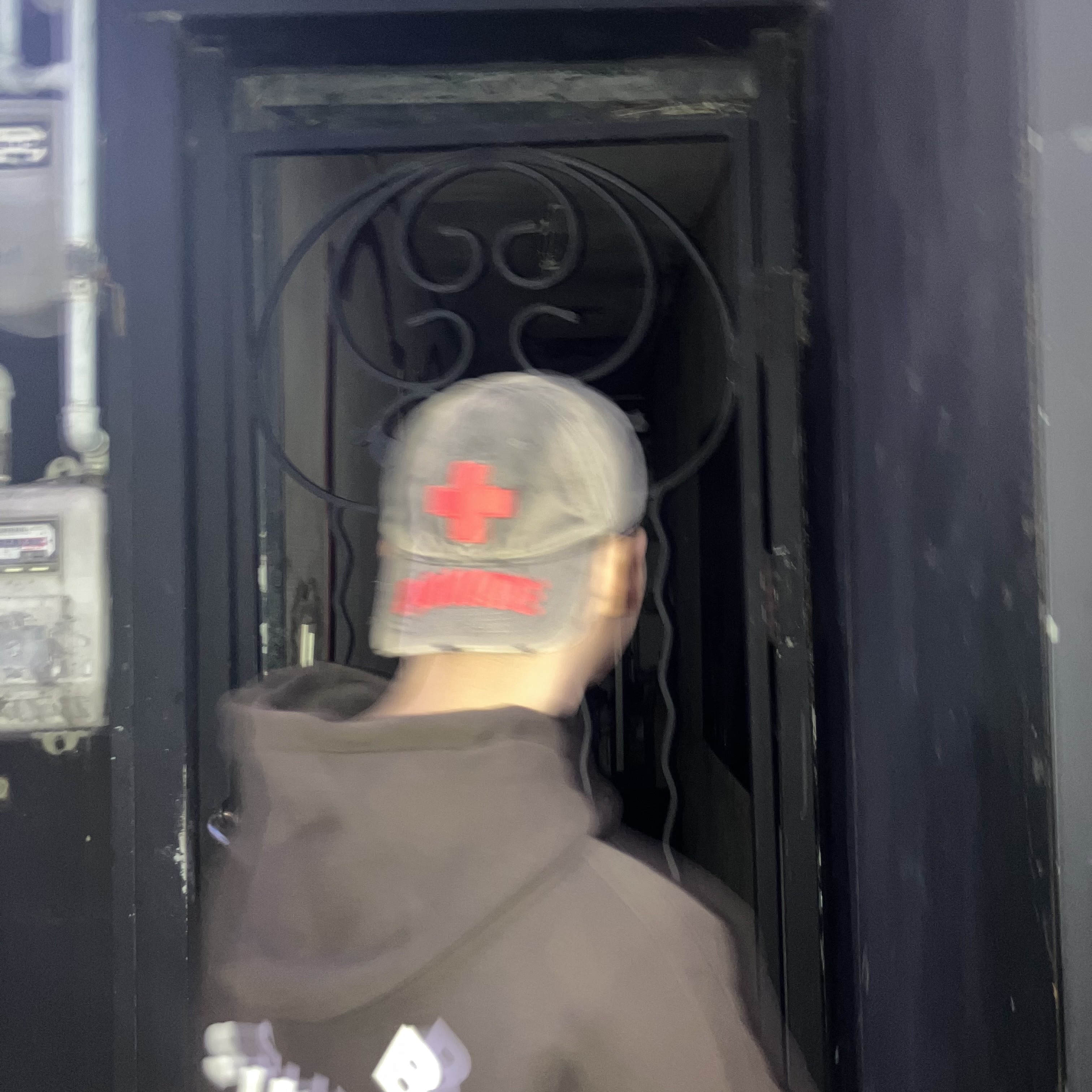 Project G/R Red Cross Donate Cap Washed Brown 착용 스타일