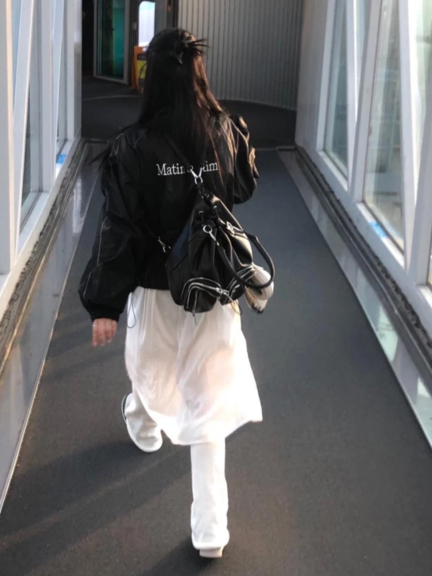 (W) Matin Kim Logo Coating Jumper Black, Stussy Wave Dye Beach Shell Jacket Black 착용 스타일 - 4