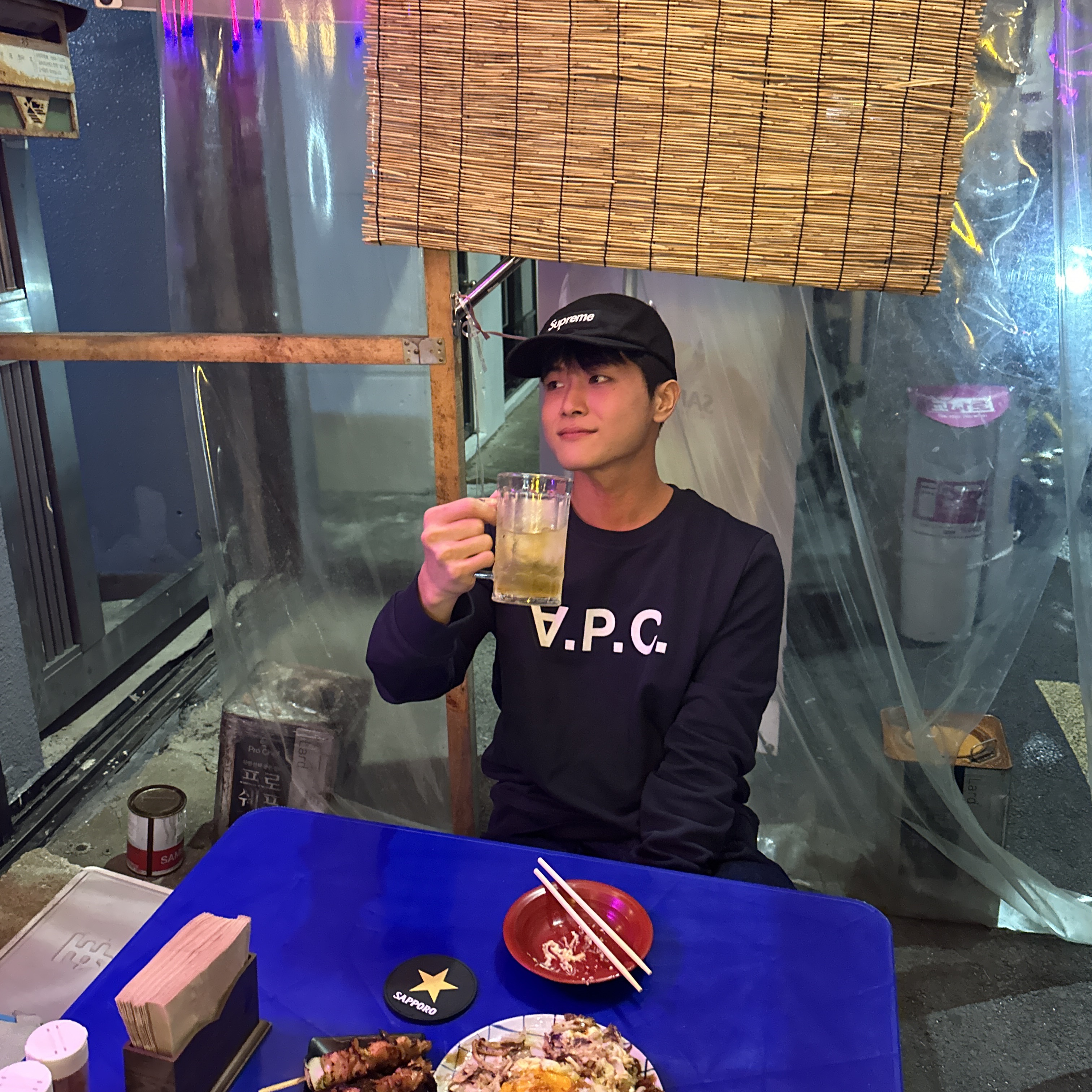Supreme Washed Chino Twill Camp Cap Black, A.P.C. VPC Sweatshirt Dark Navy 착용 스타일
