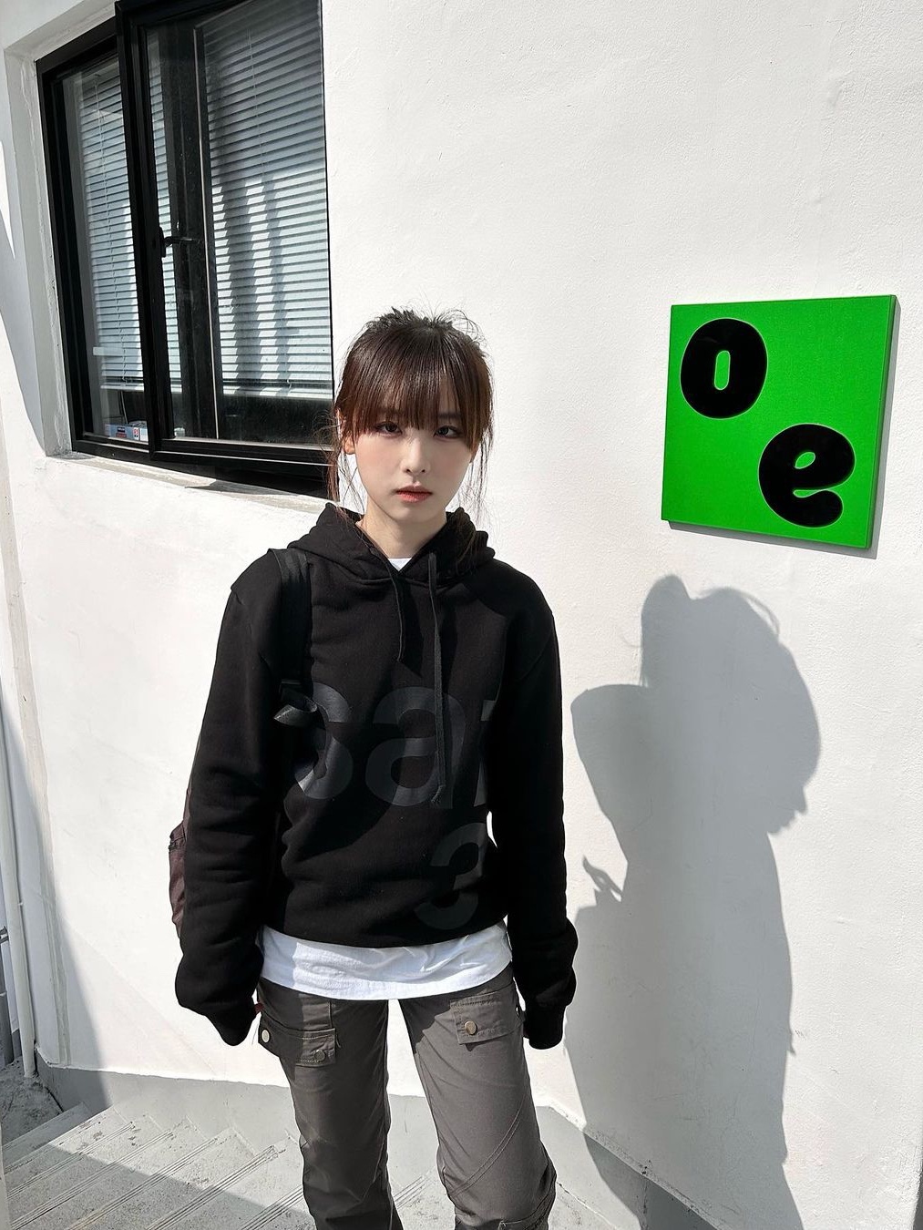 [KREAM 단독] Safarispot Basic Safari Hoodie Black, [KREAM 단독] Safarispot Women 1/2 Basic Safari Hoodie Black 착용 스타일