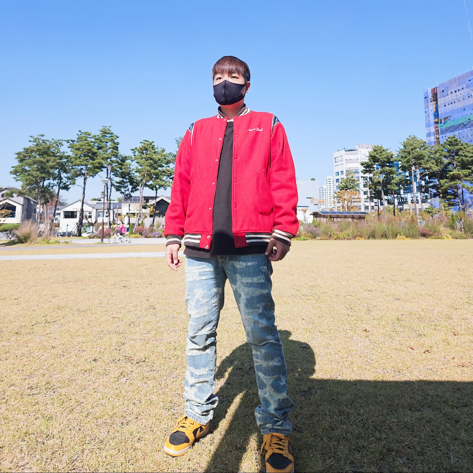 Undermycar x Konic Section Vol.2 Hard Destroyed Washed Jeans - 23SS, Nike Dunk Low Retro Championship Goldenrod 착용 스타일 - 2