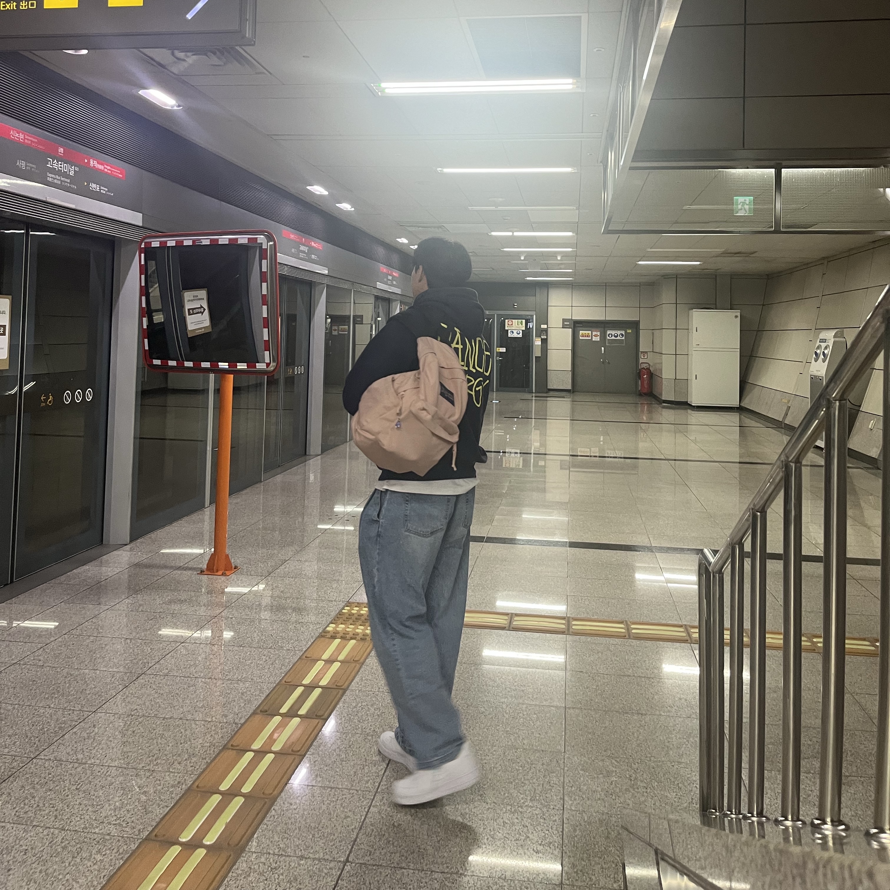 Stussy Dance Energy Hoodie Navy, Nike x Drake Nocta Air Force 1 Low SP Certified Lover Boy White 착용 스타일 - 2