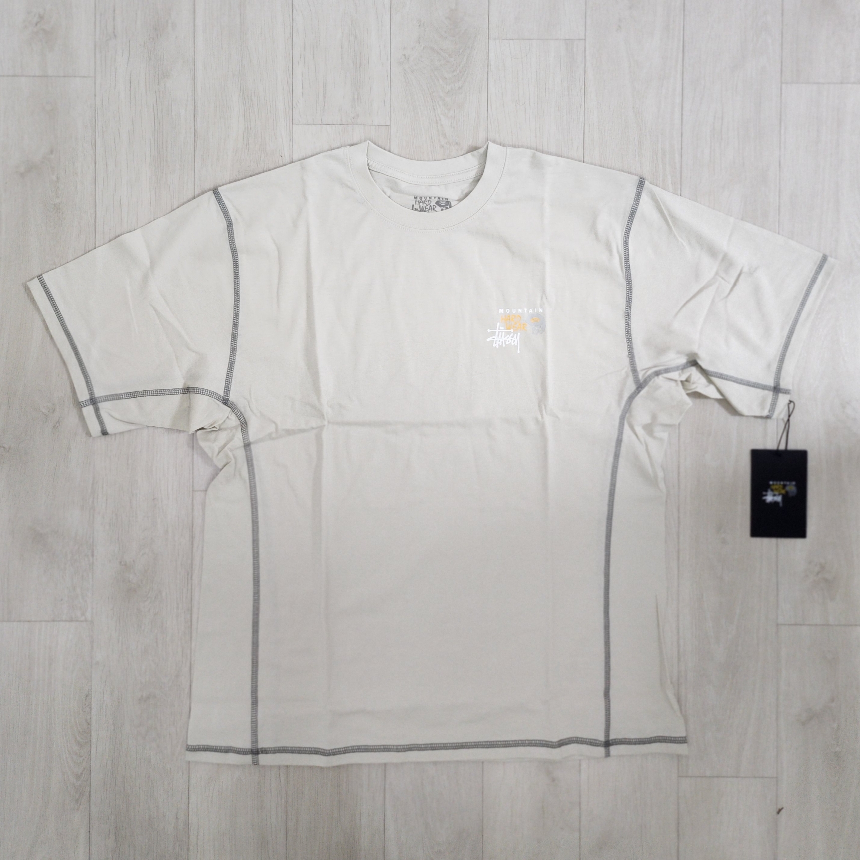 Stussy x Mountain Hardwear T-Shirt Stone 착용 스타일 - 2
