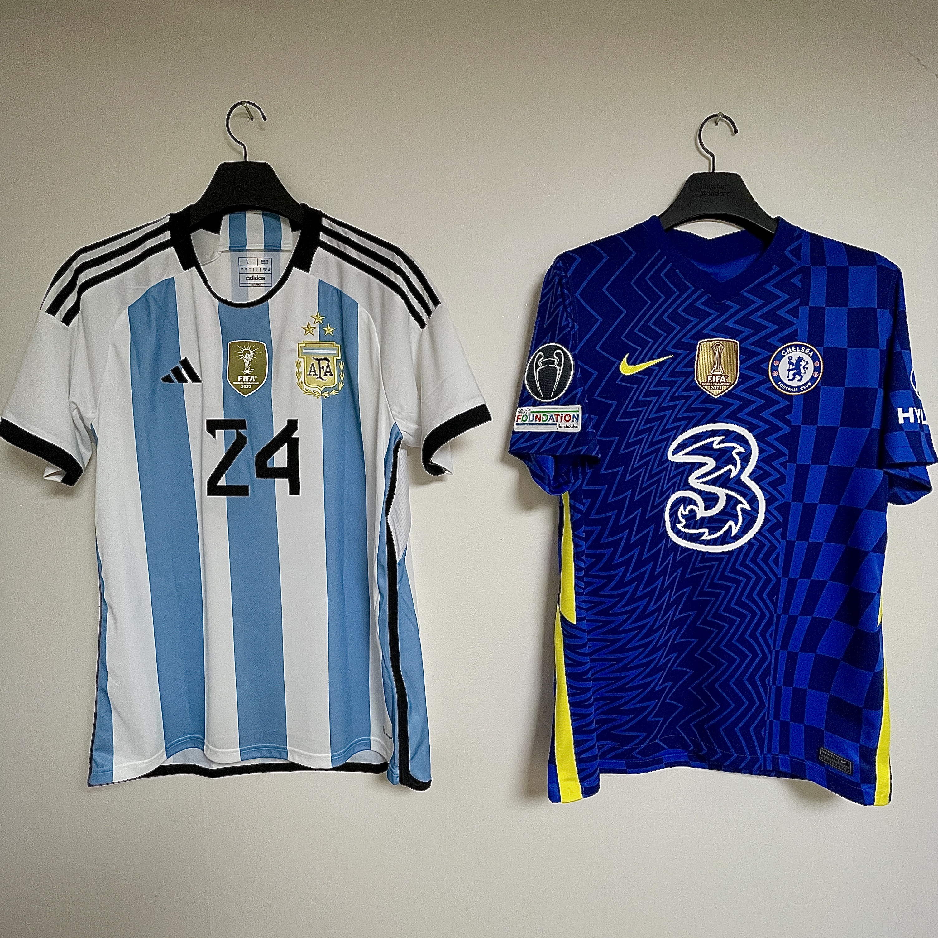 Adidas Argentina Home Jersey 2022 Winners 3-Star White Light Blue - US Sizing (Non Marking Ver.) 착용 스타일