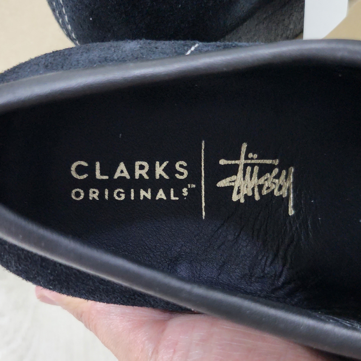 Clarks x Stussy Wallabee Black Suede 착용 스타일 - 4