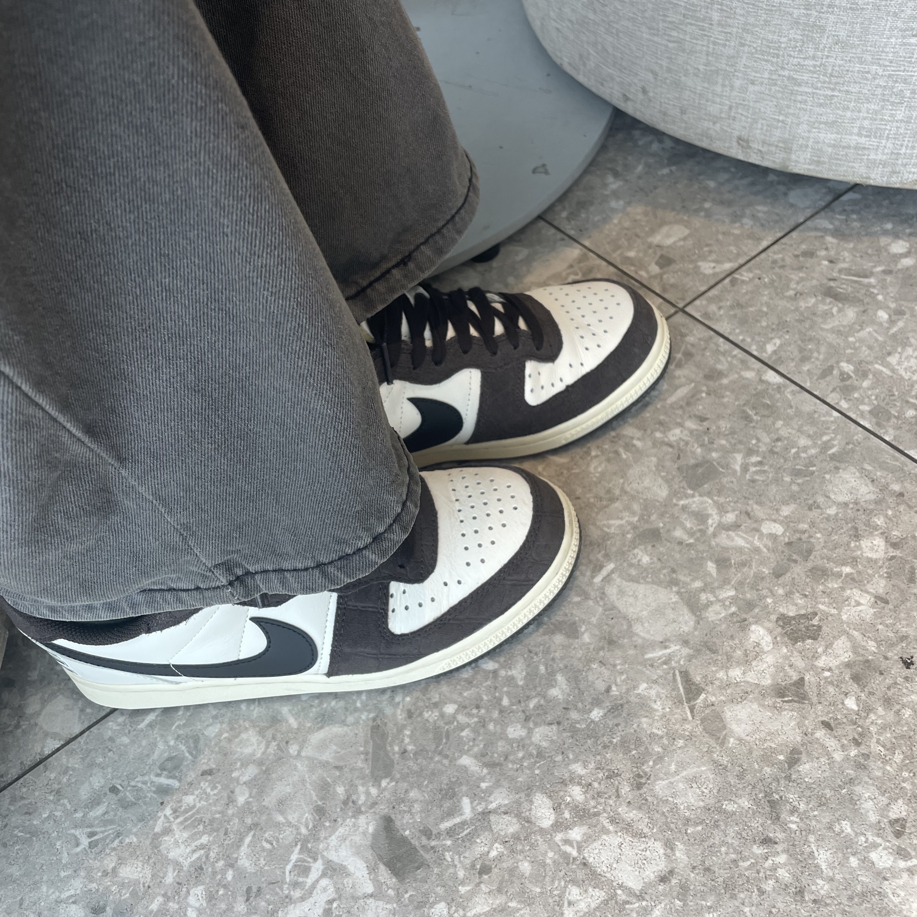 Nike Terminator Low Velvet Brown 착용 스타일 - 2