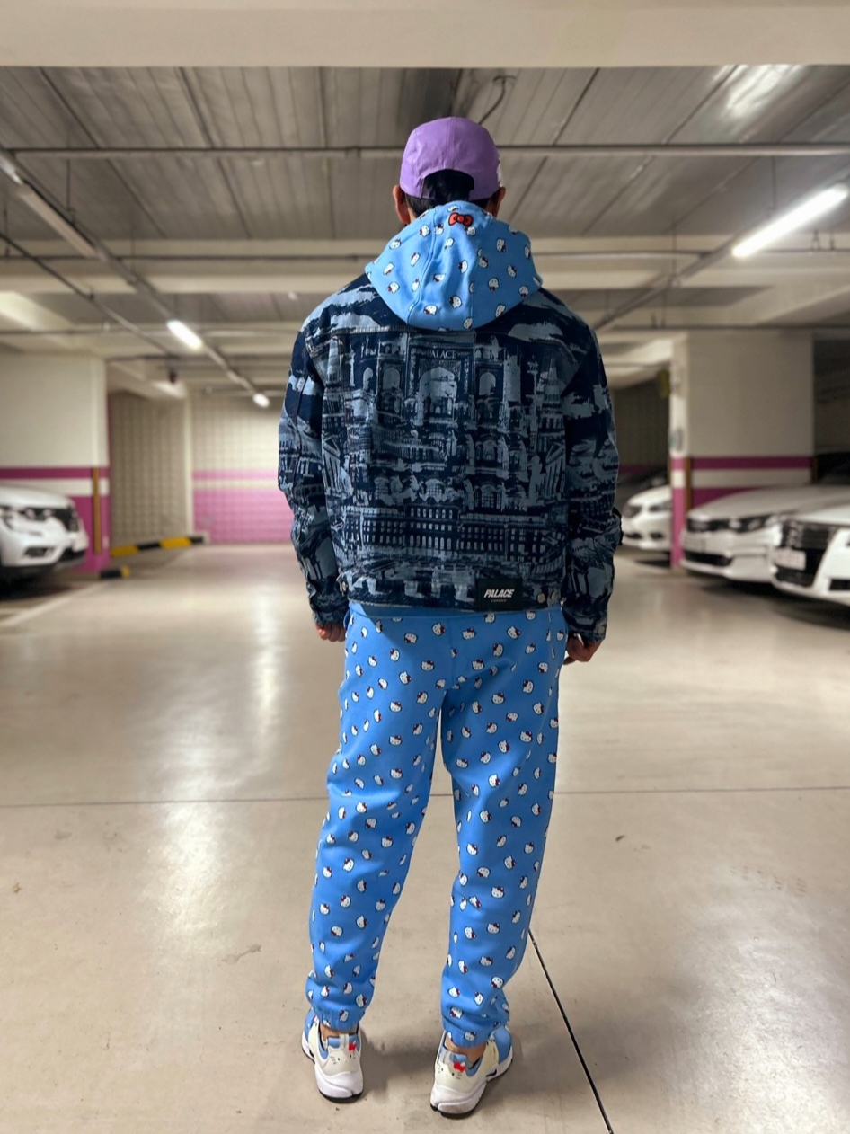 Palace Denim Jacket Mega Palace - 23FW, Supreme Leather Camp Cap Lavender - 21SS 착용 스타일 - 1