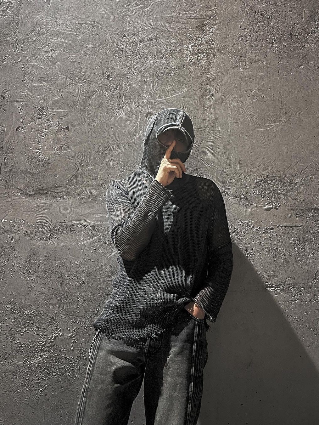 Icyto Mesh Zip Hoodie Charcoal, Icyto Mesh Zip Hoodie Beige 착용 스타일 - 1