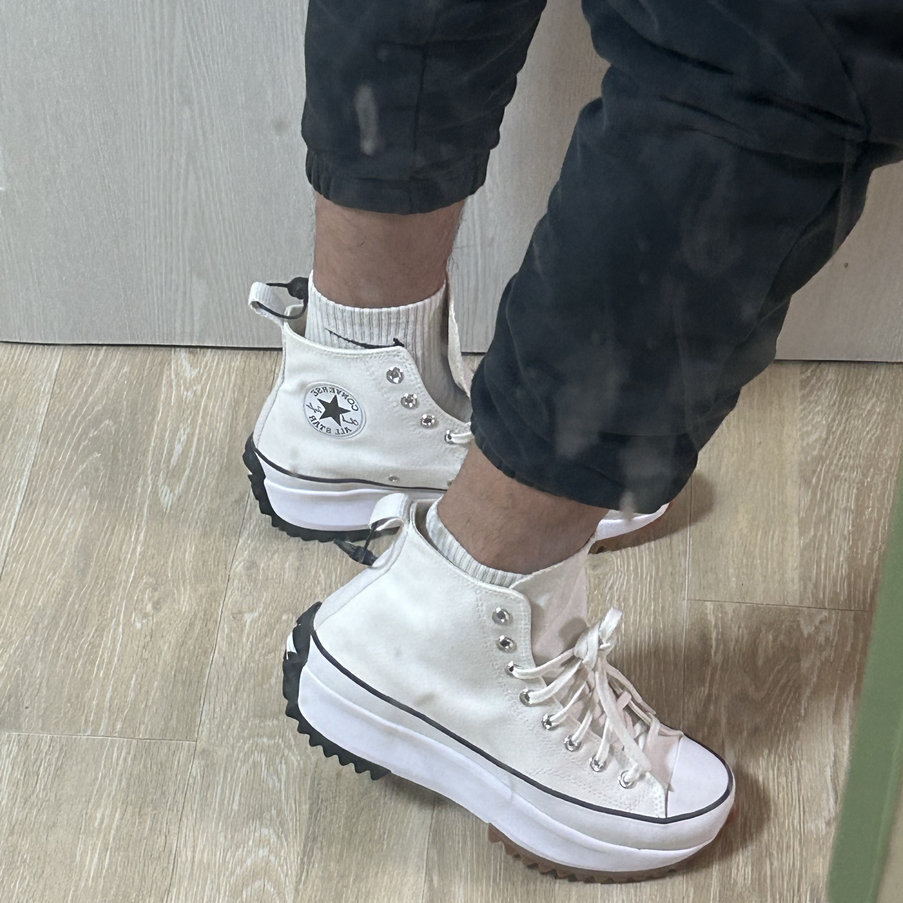 Converse Run Star Hike Hi White Black Gum 착용 스타일