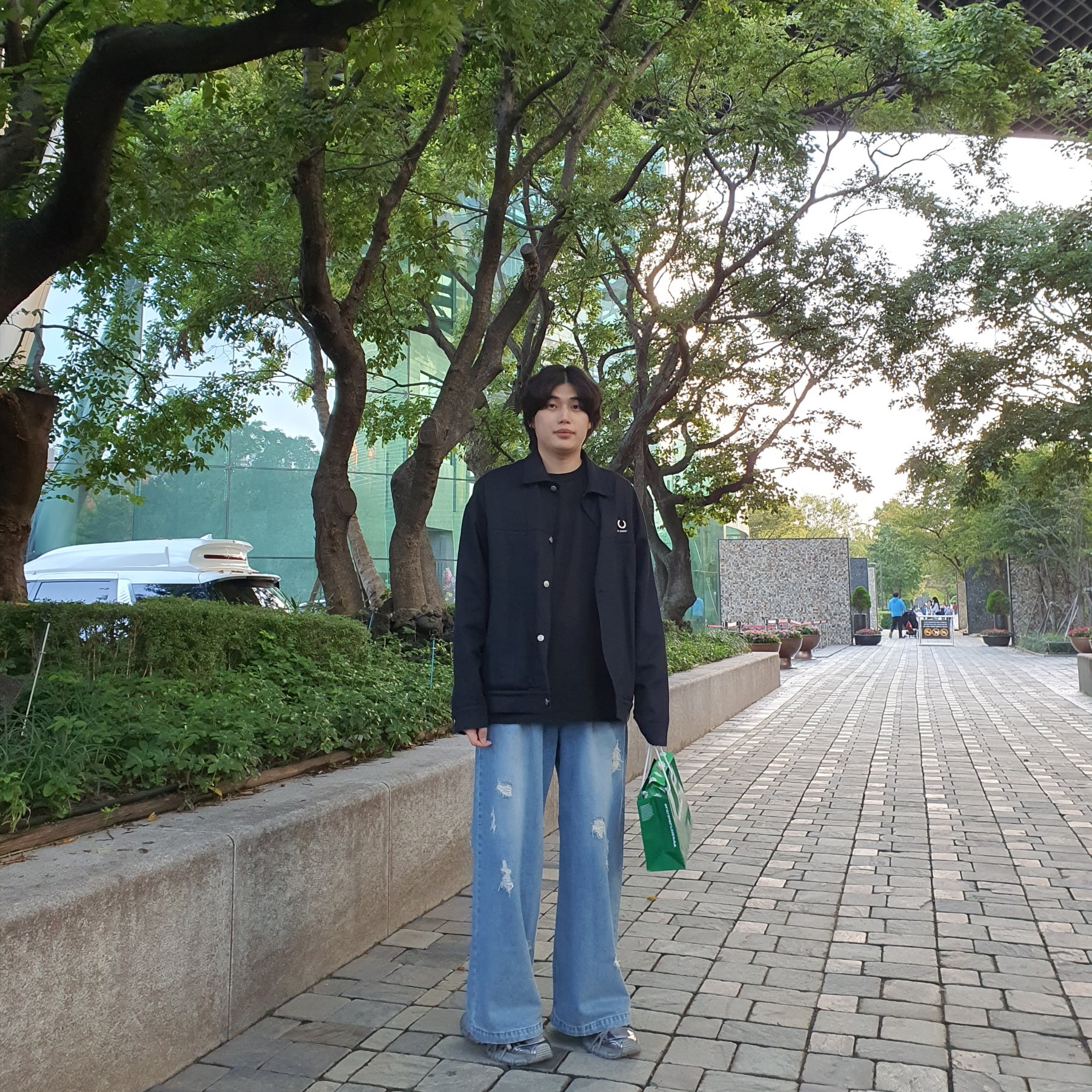 Juun.J Denim One Tuck Wide Pants Blue - 23FW, Balenciaga 3XL Sneakers Grey Black 착용 스타일 - 1