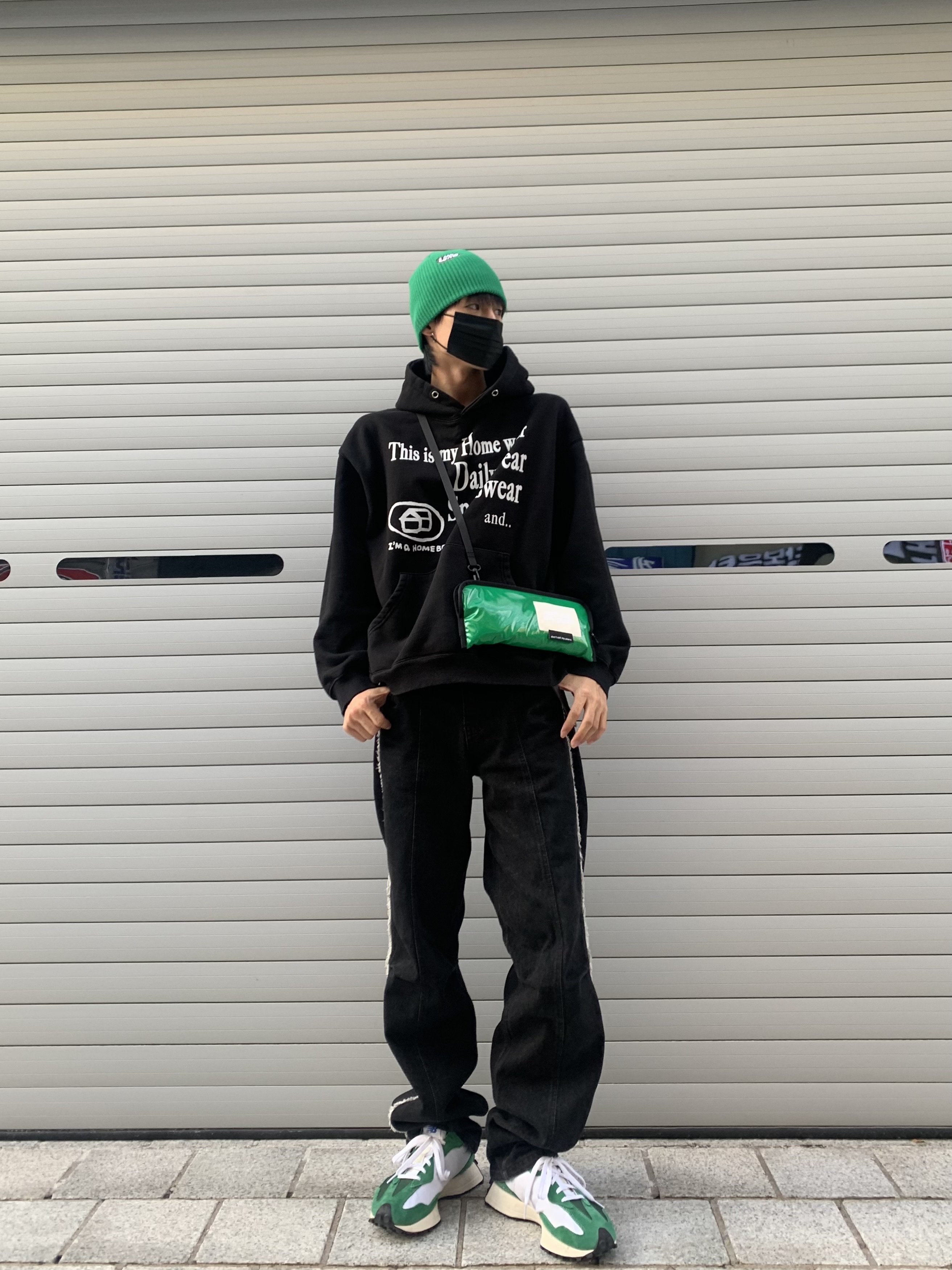 New Balance 327 Vert Blanc 착용 스타일 - 1