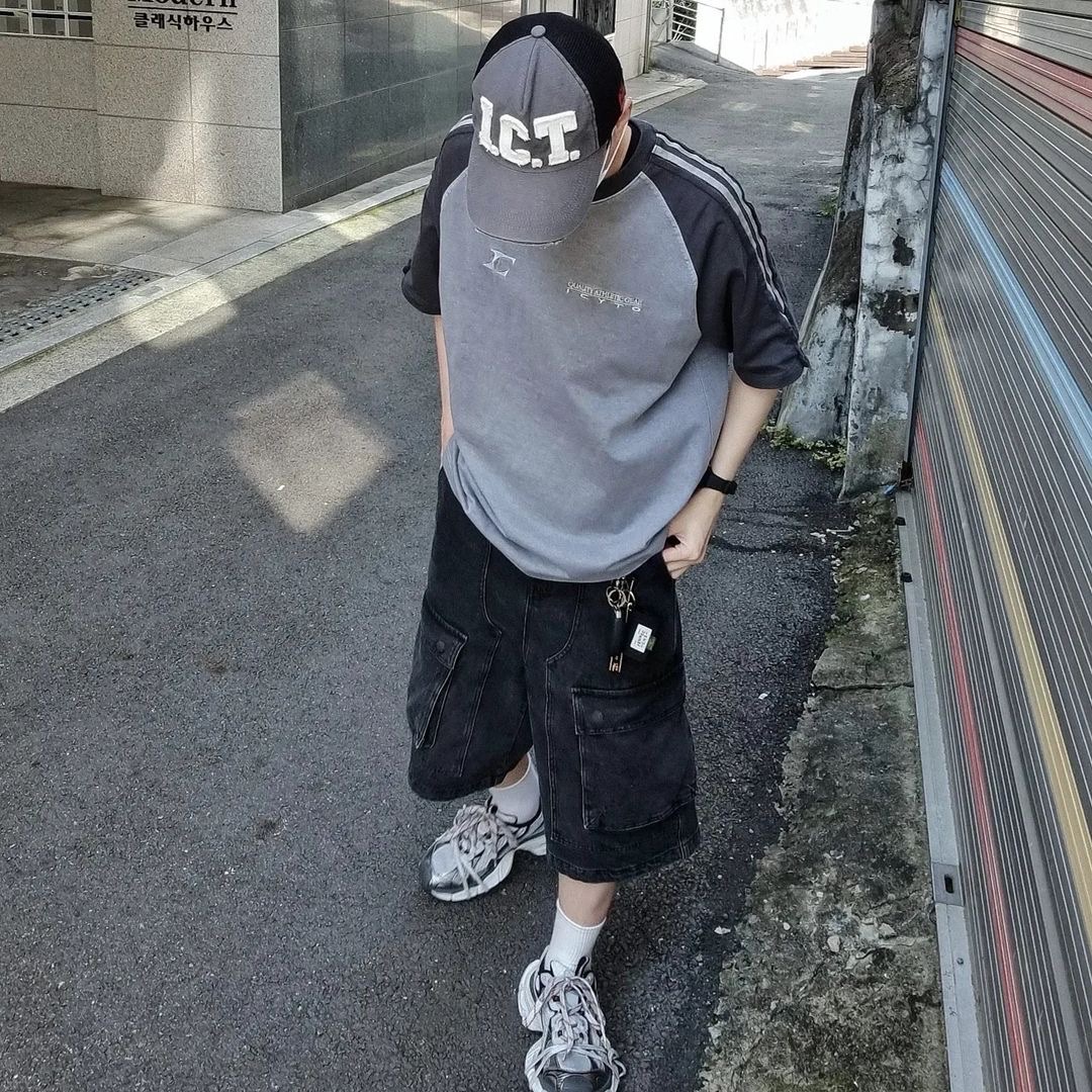 Icyto I.C.T. Trucker Cap Charcoal, Icyto Raglan T-Shirt Grey 착용 스타일 - 1