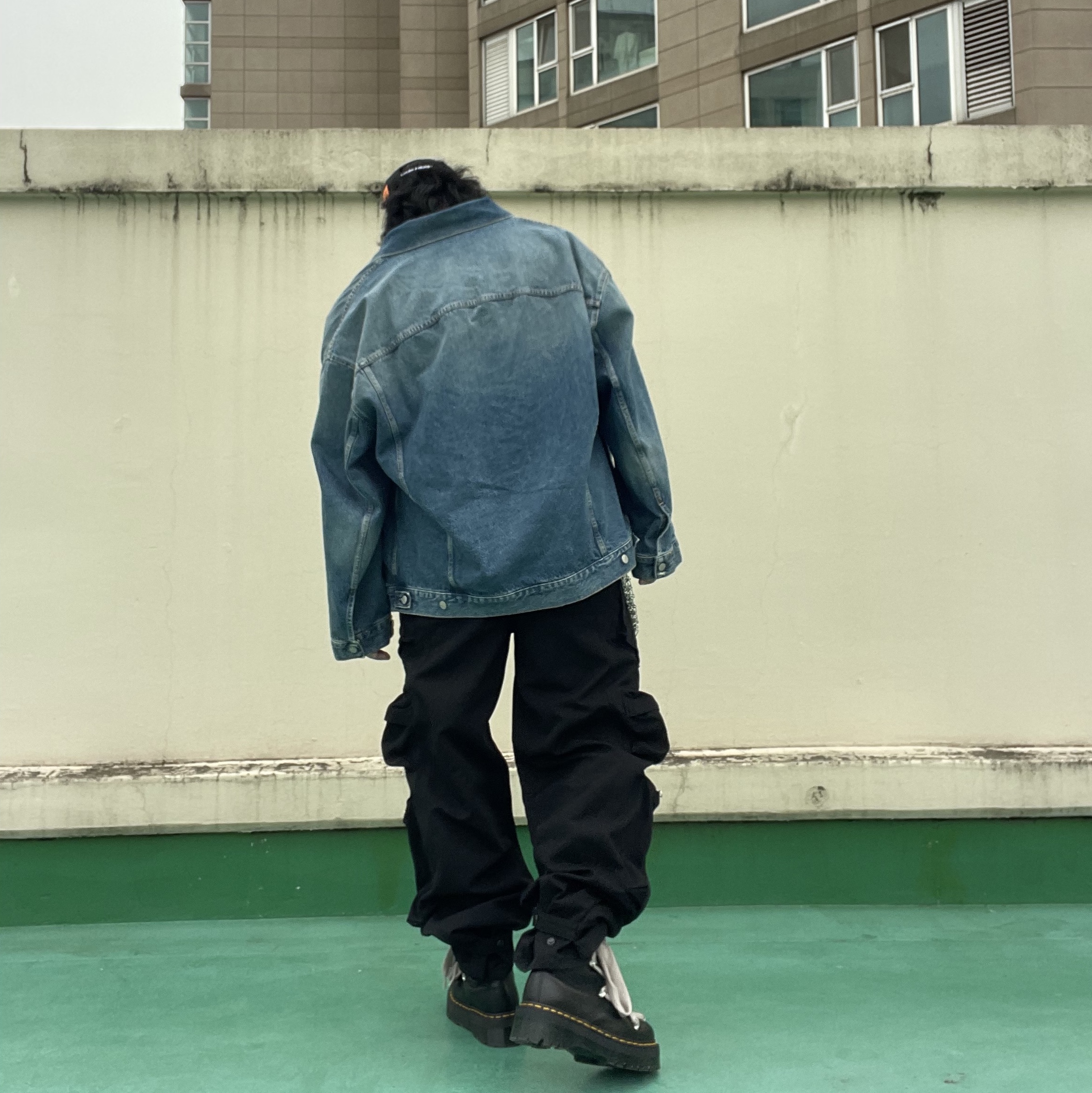 Dr. Martens x Rick Owens 1460 RO Leather Lace Up Platform Boots Black Lunar, Nonnod Mechanic Cargo Pants Black 착용 스타일 - 4
