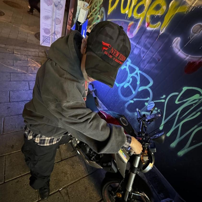 Ourpas 075 Ivy League Hoodie Washed Gray, ETCE New Vision Camo Cap Night Jungle 착용 스타일 - 1