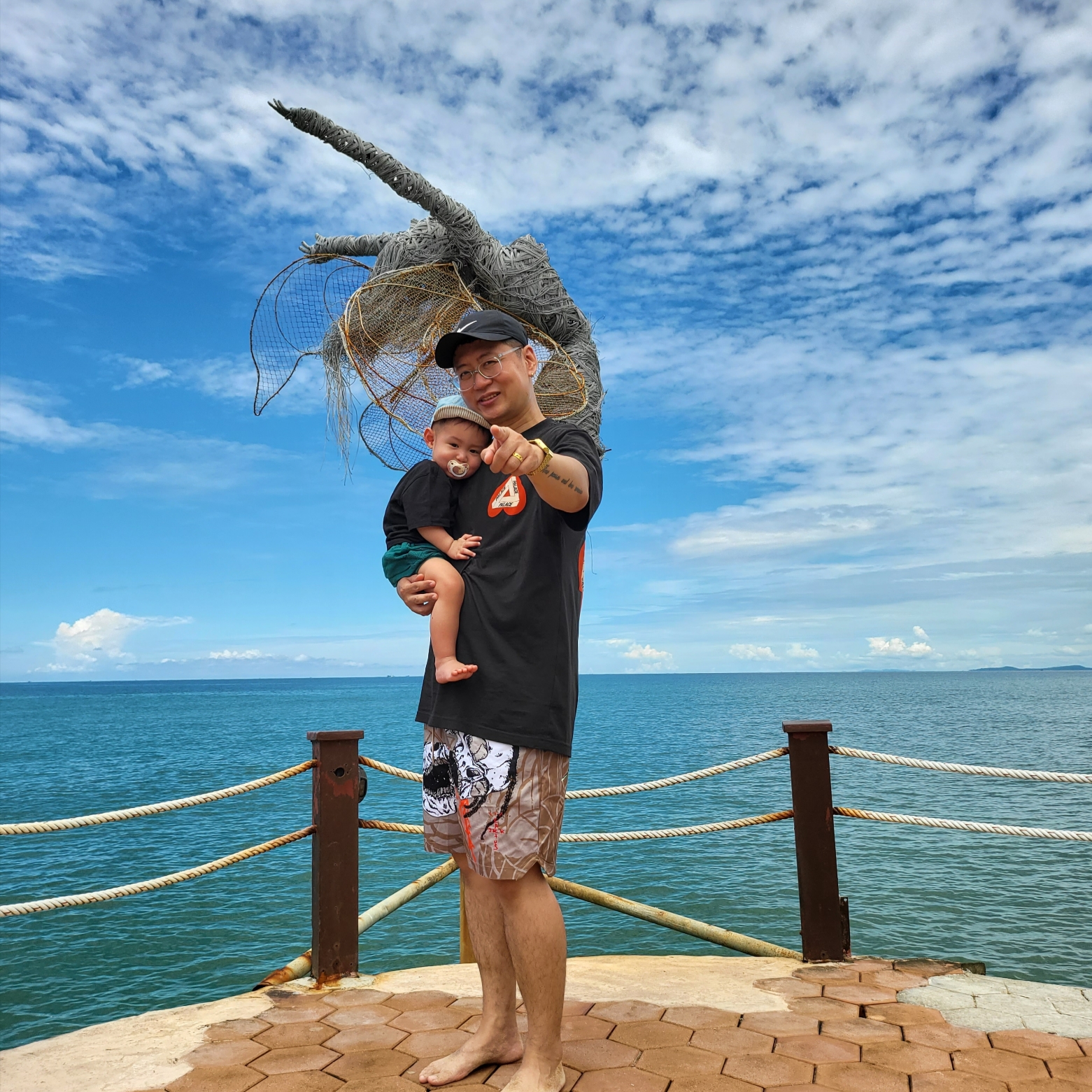 Palace Hearty T-Shirt Black - 21SS, Jordan x Travis Scott Pool Shorts - Asia 착용 스타일 - 9