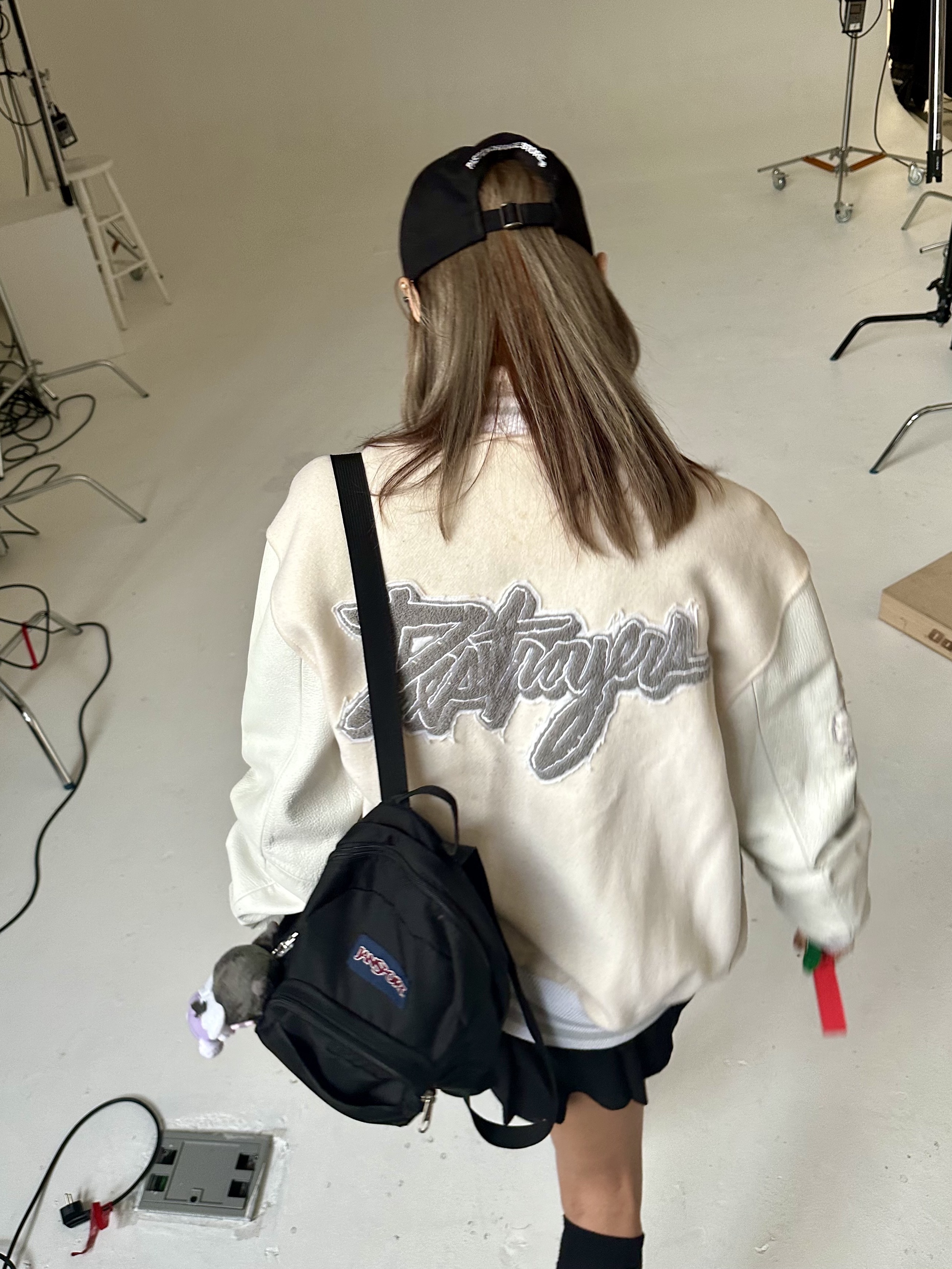 Maison Mihara Yasuhiro Blakey VL OG Sole Leather Low-top Sneakers Black, Jansport Half Pint Mini Backpack Black 착용 스타일 - 4