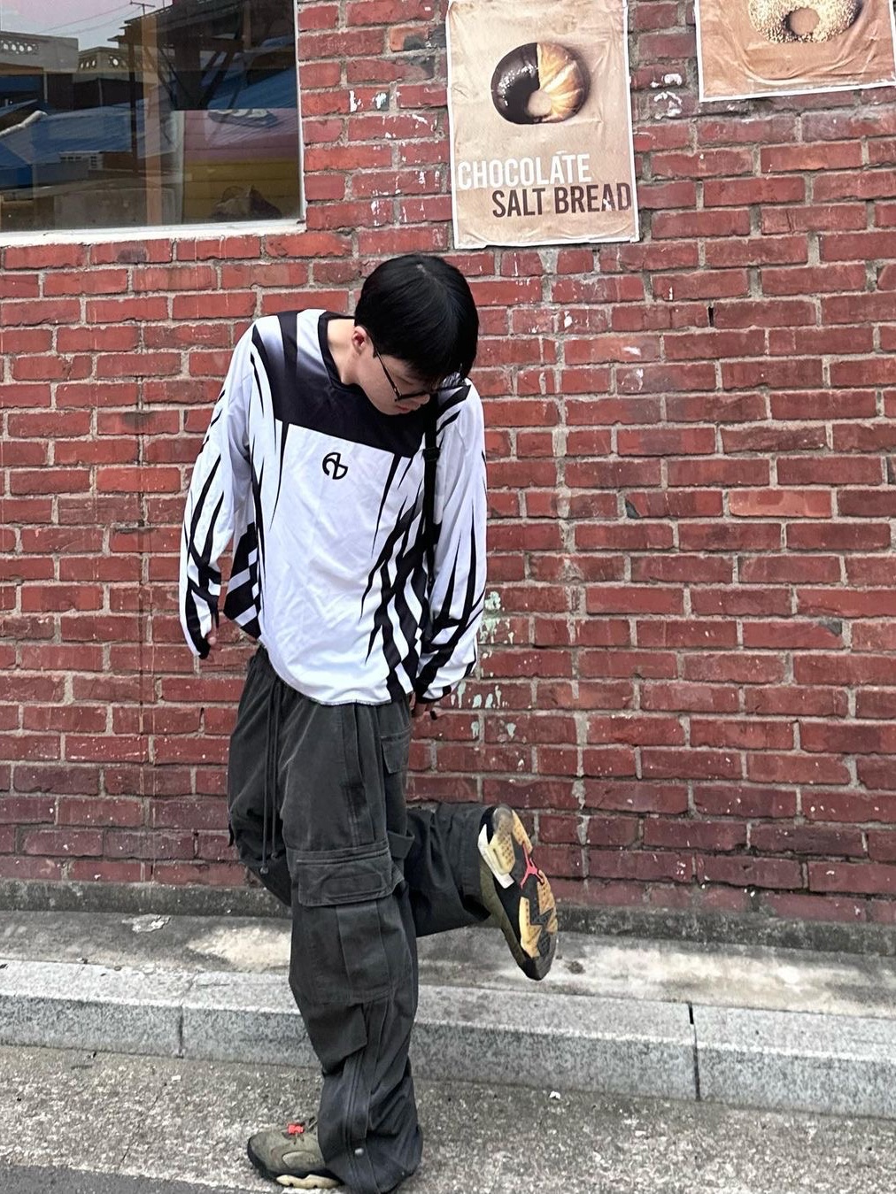 Icyto Strap Cargo Pants Light Purple, Icyto Strap Cargo Pants Dark Beige 착용 스타일 - 3